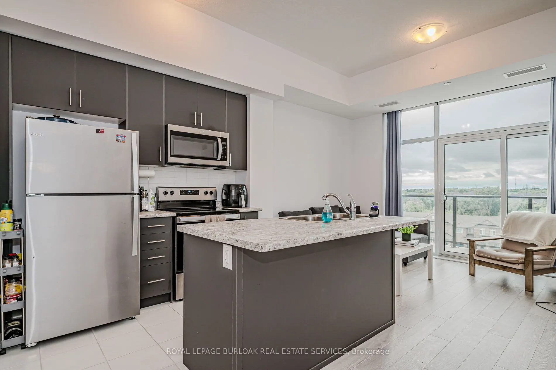 460 Dundas Street E, #319