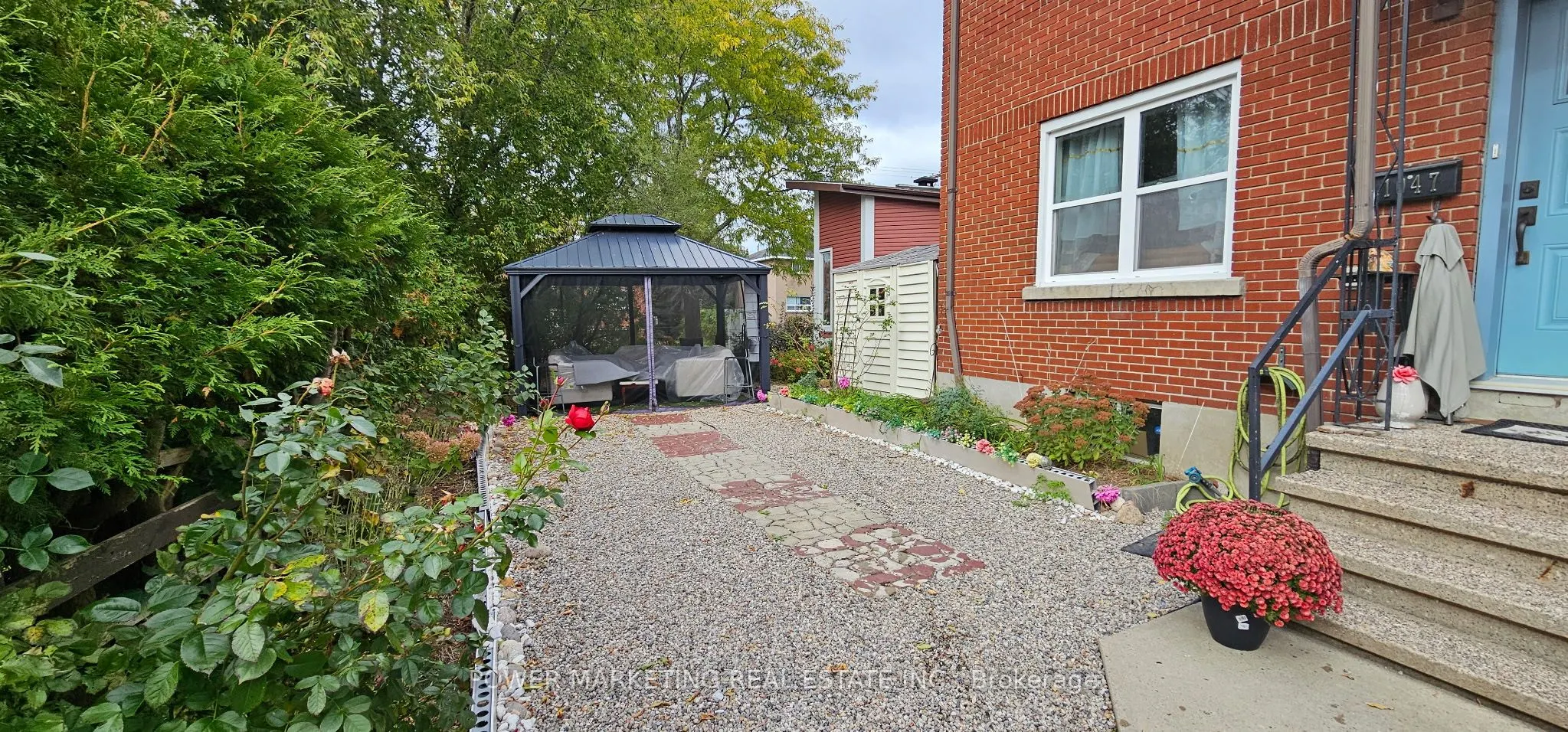 1047 Hollington Street