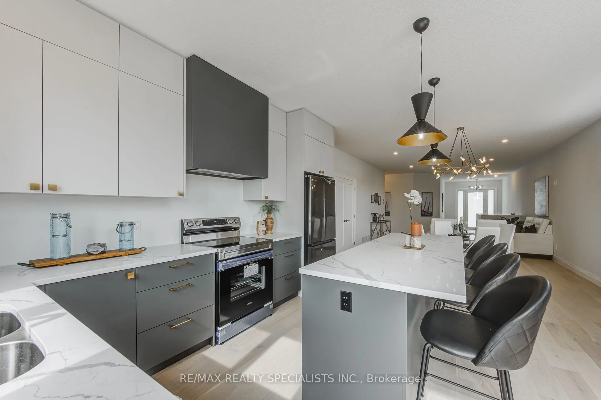 42 Alexander Circle