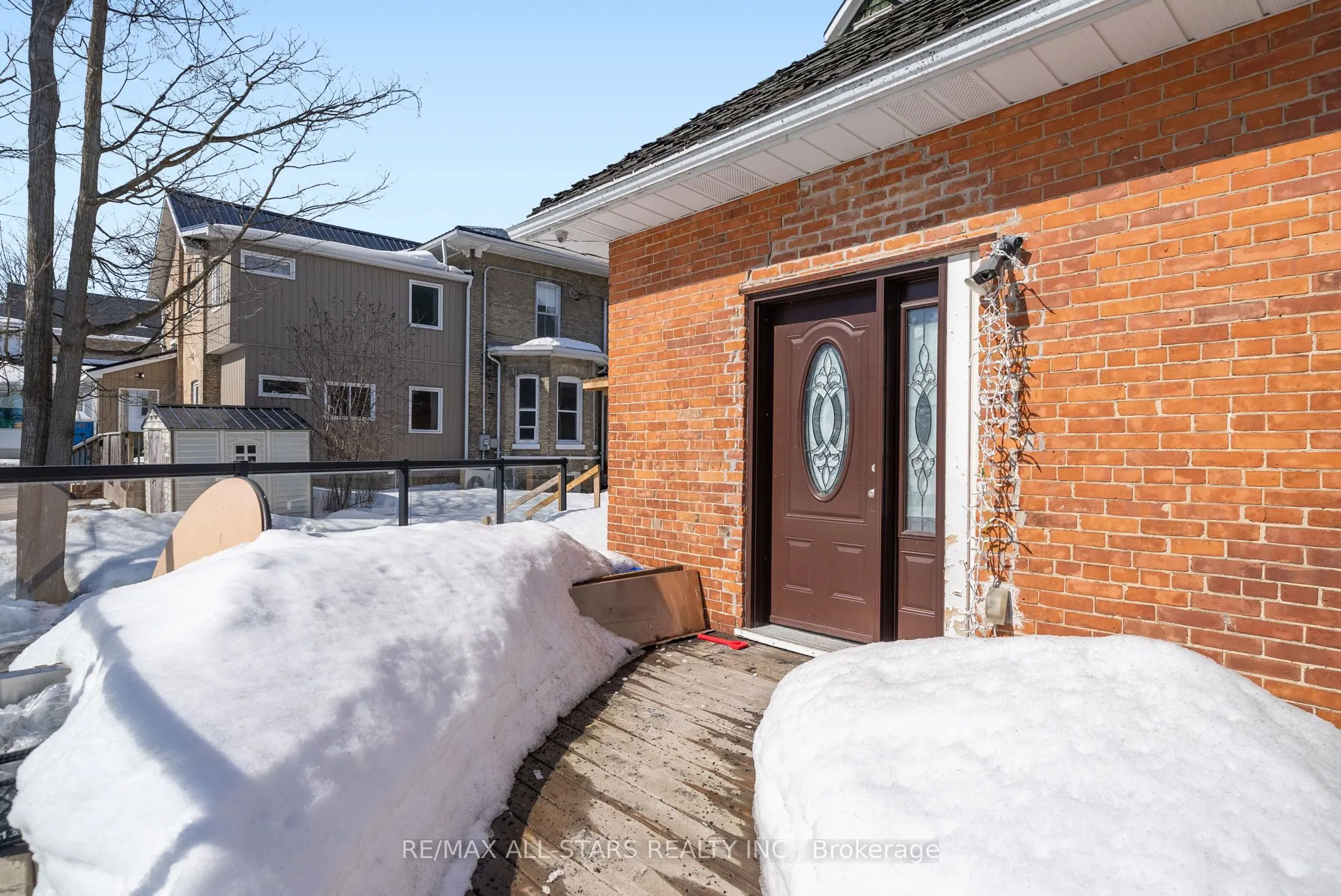 259 Kent Street W