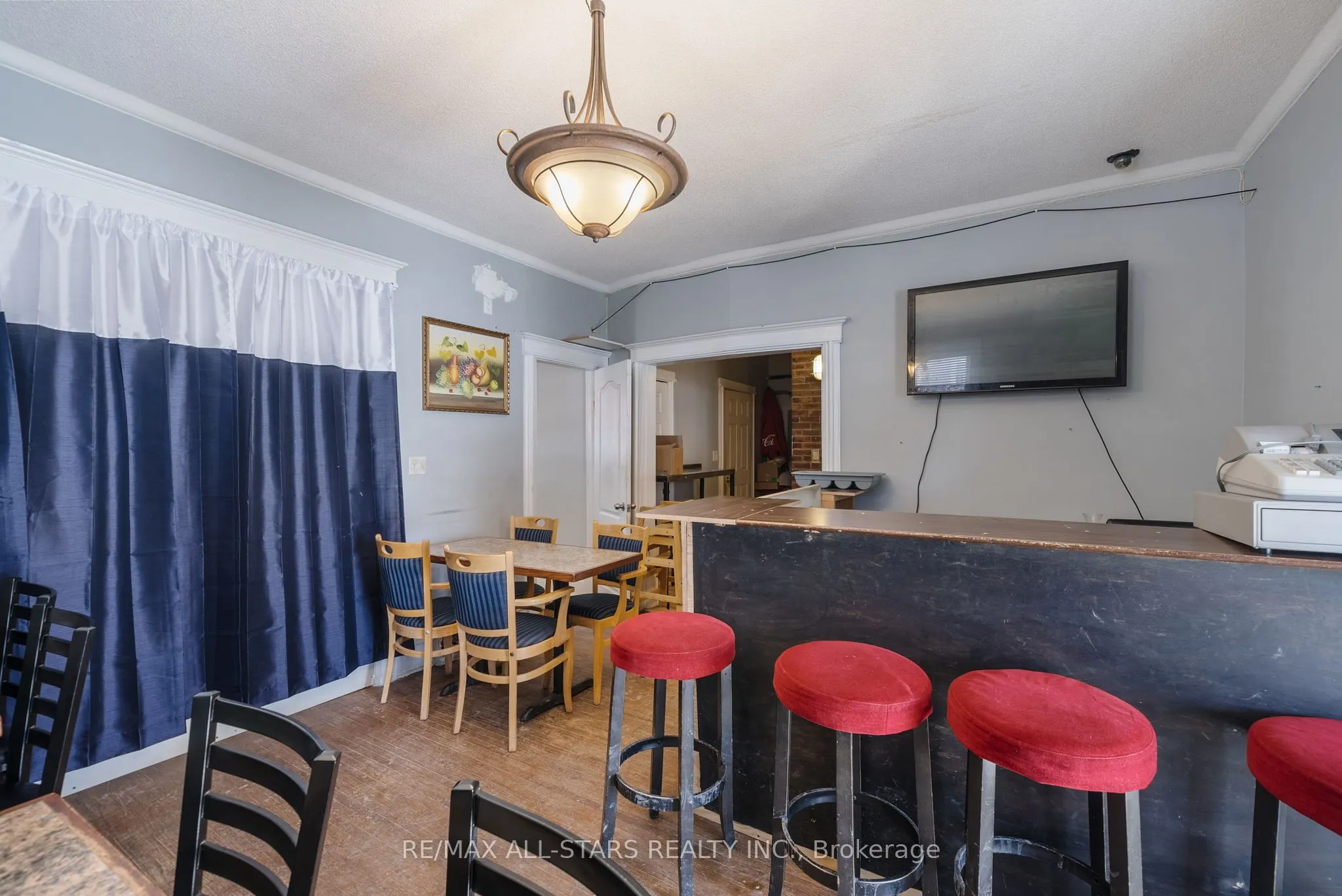 259 Kent Street W