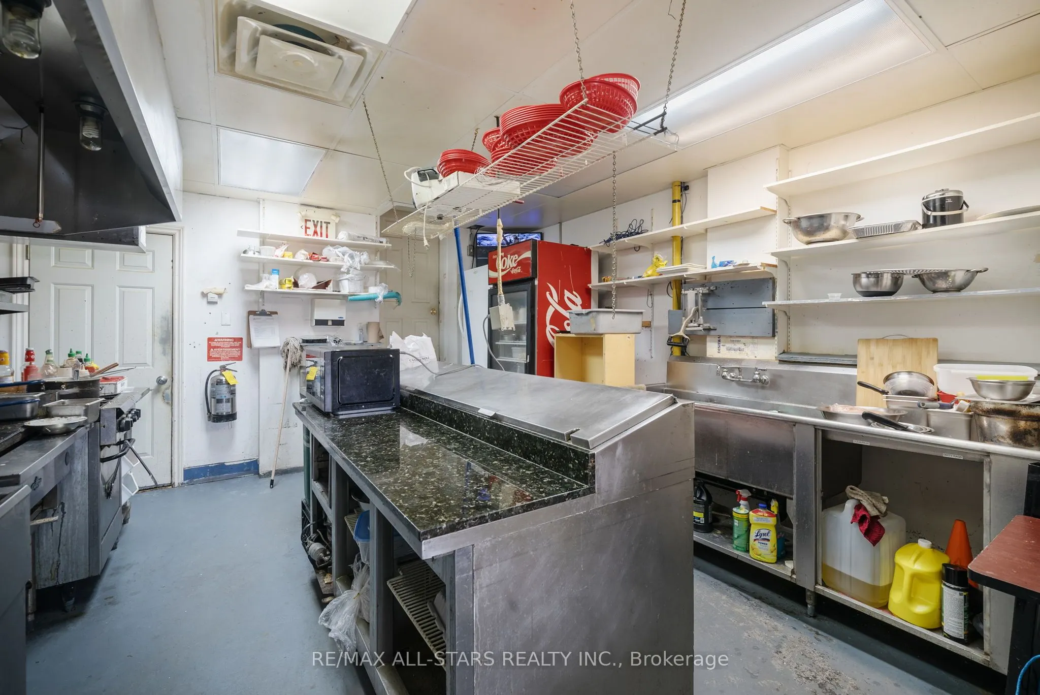 259 Kent Street W