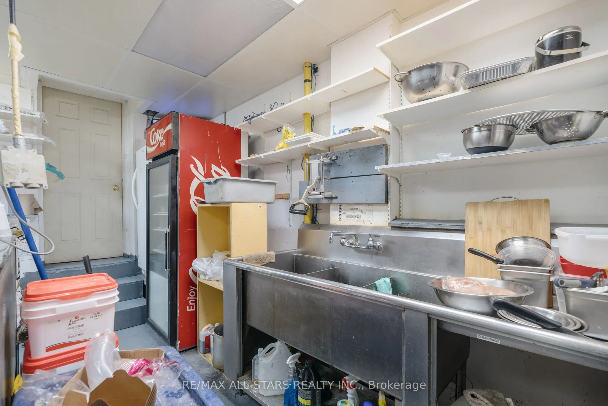 259 Kent Street W