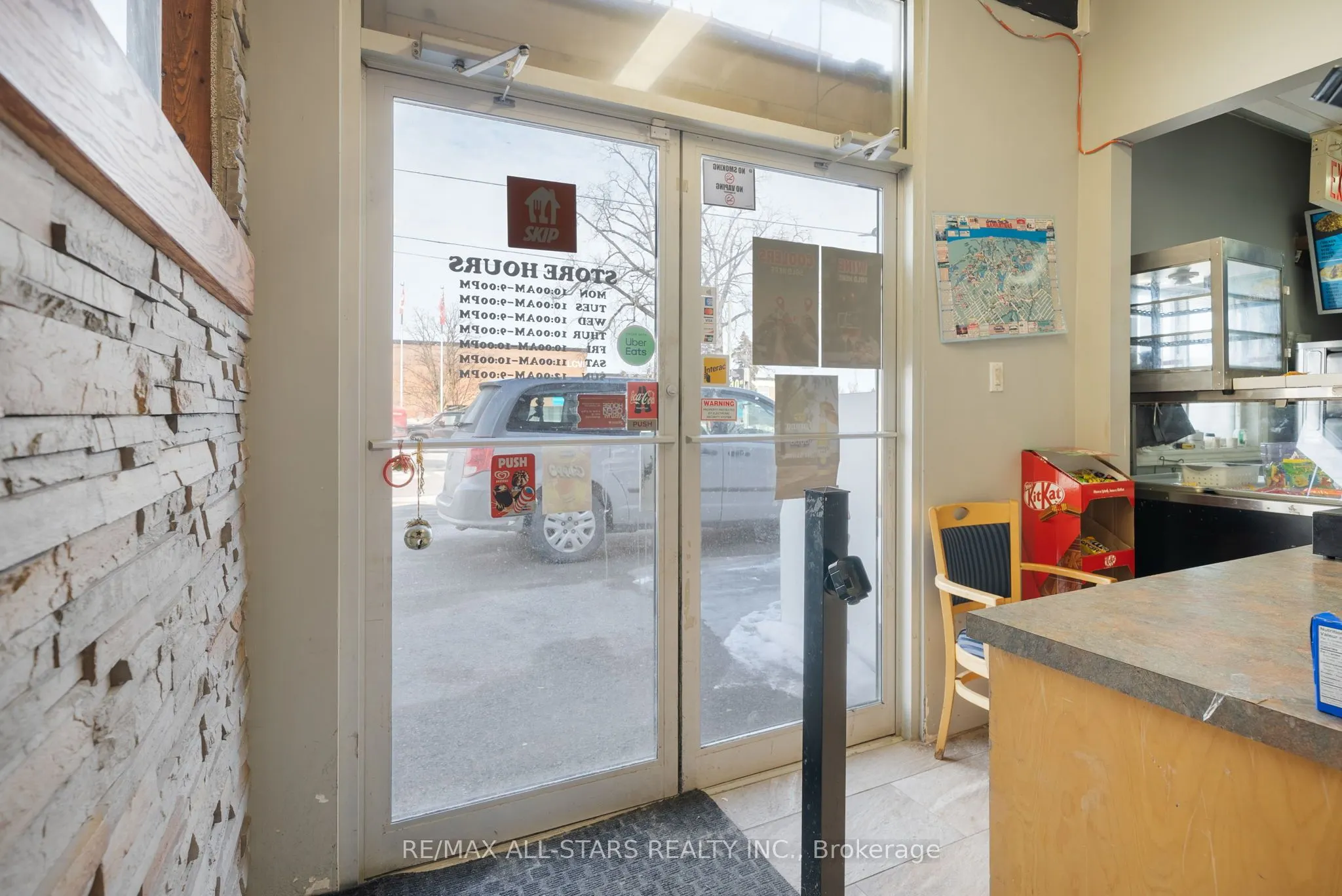 259 Kent Street W