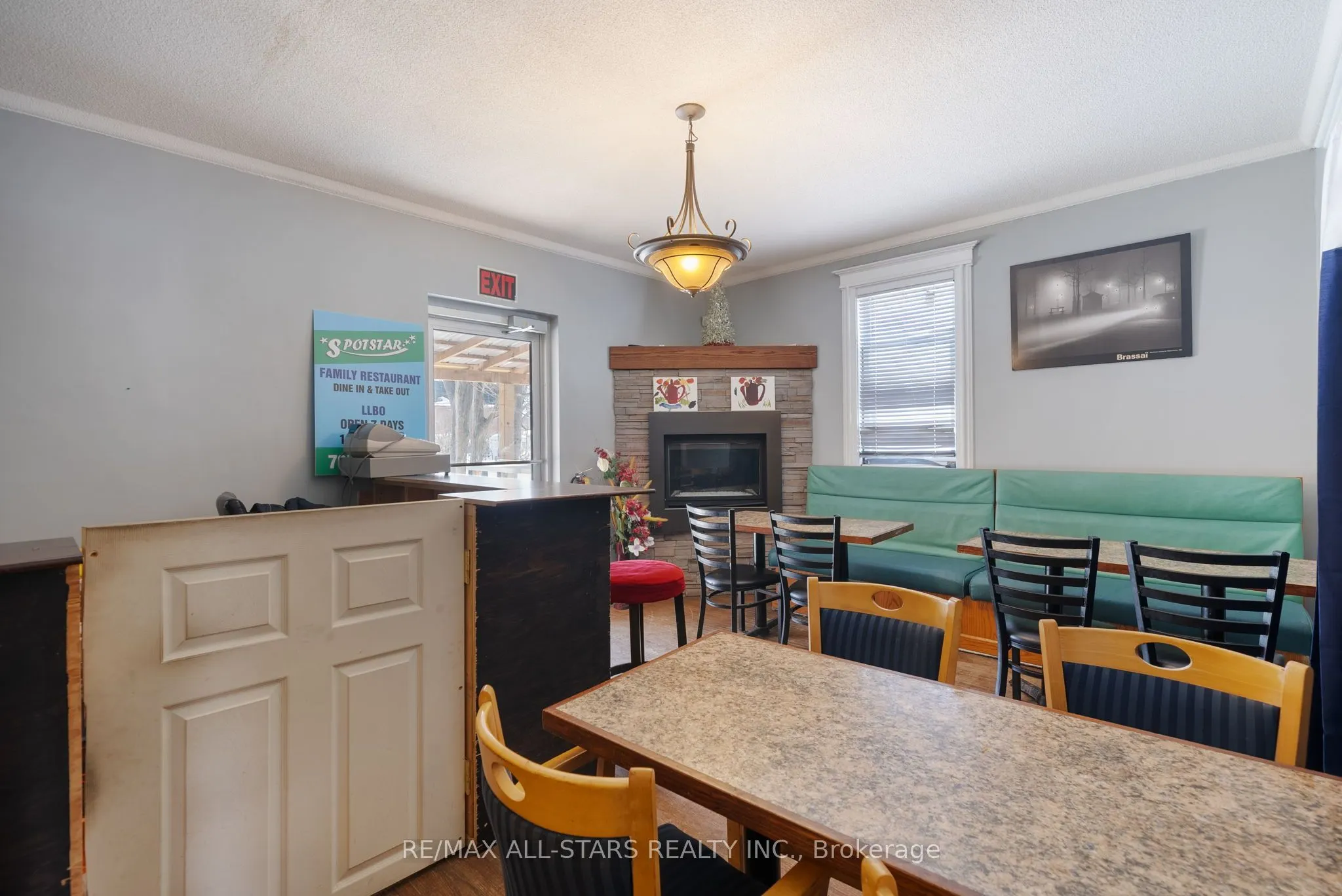 259 Kent Street W