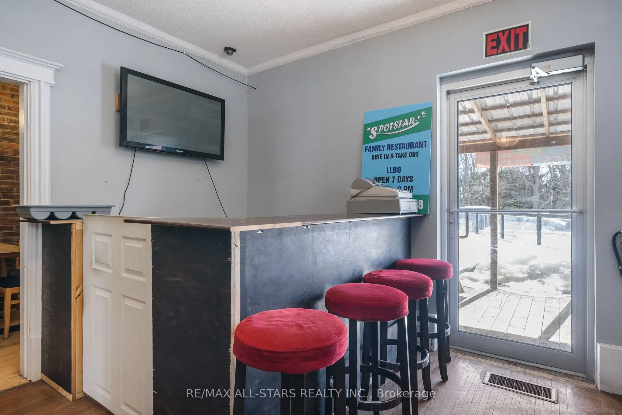 259 Kent Street W