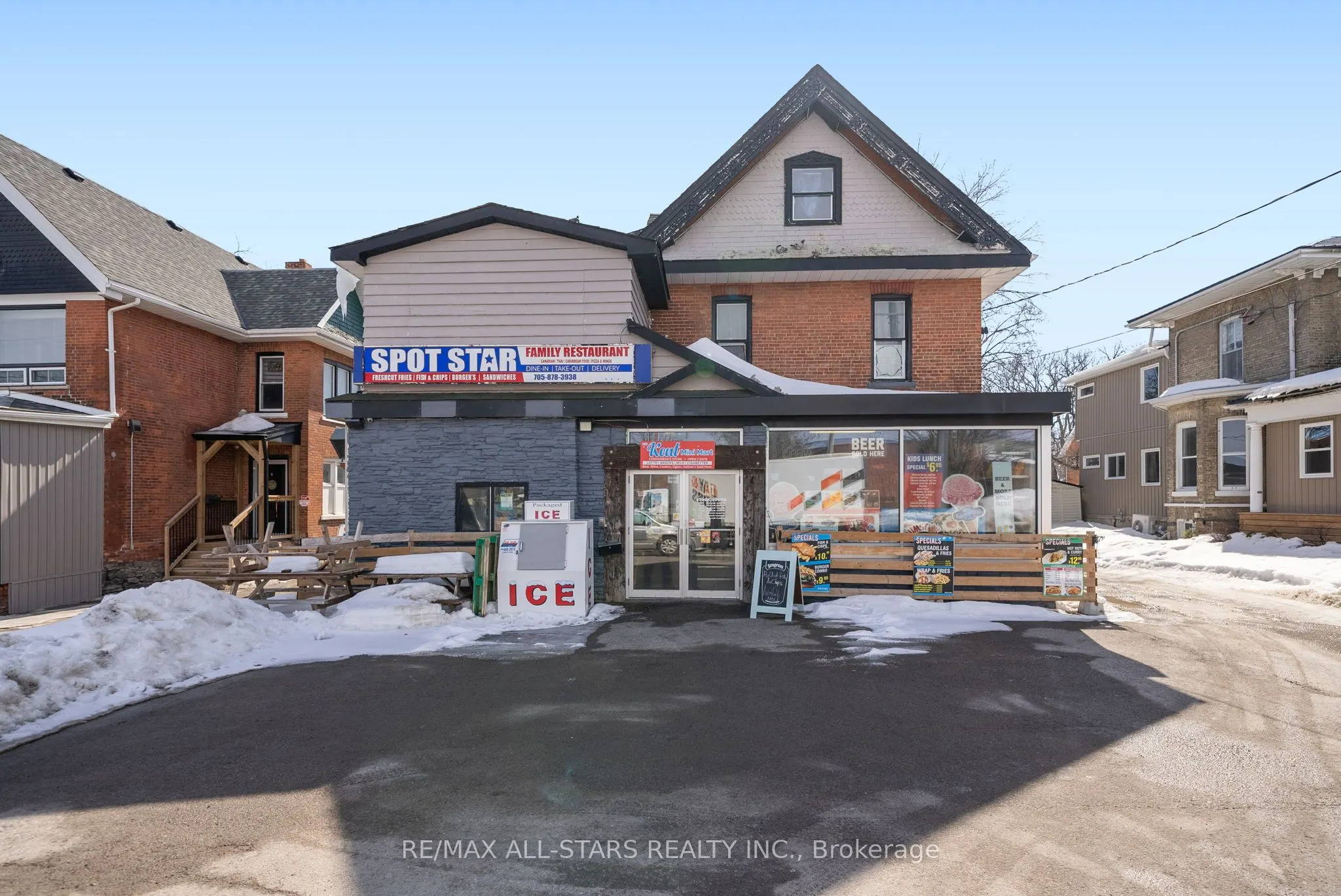 259 Kent Street W
