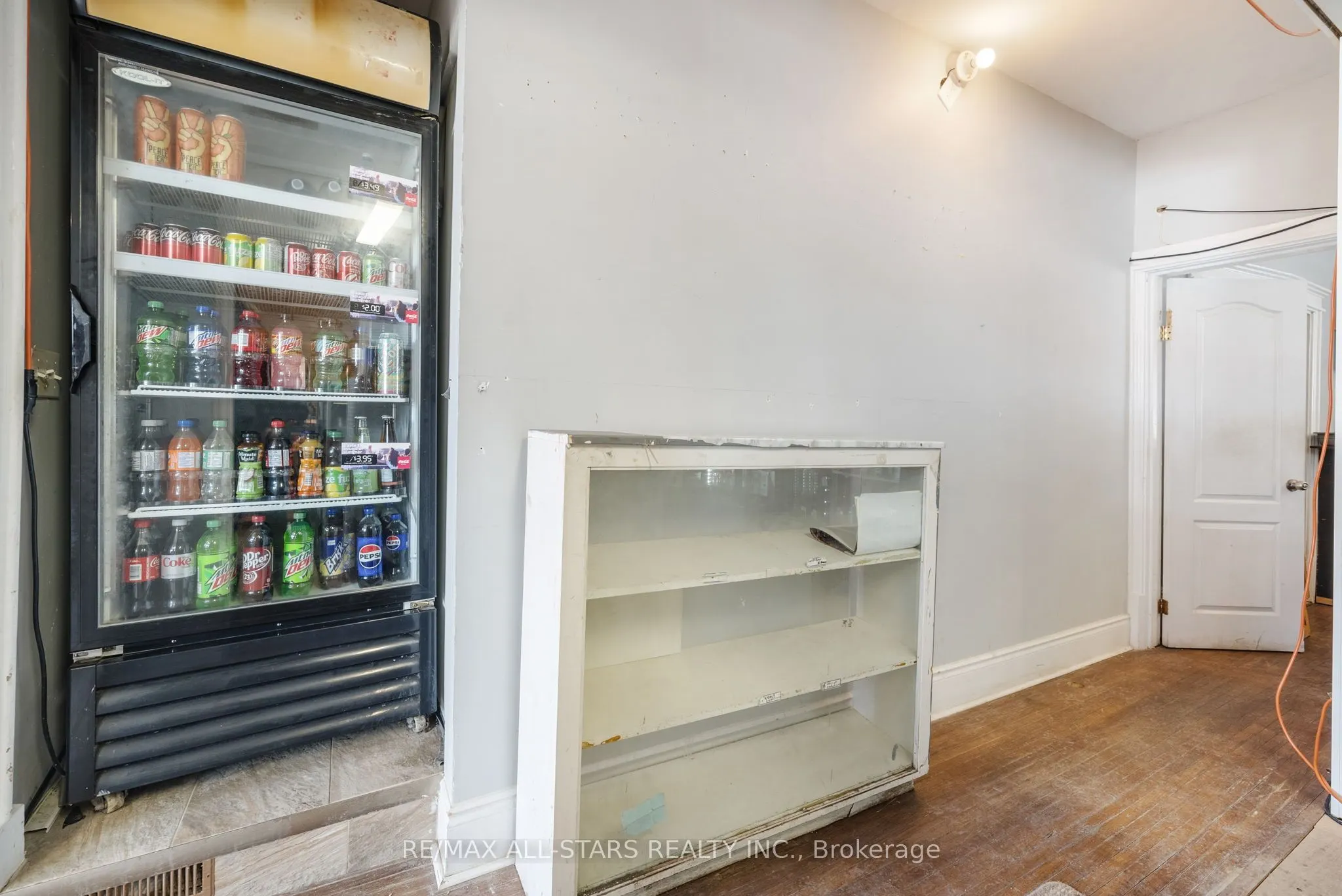 259 Kent Street W