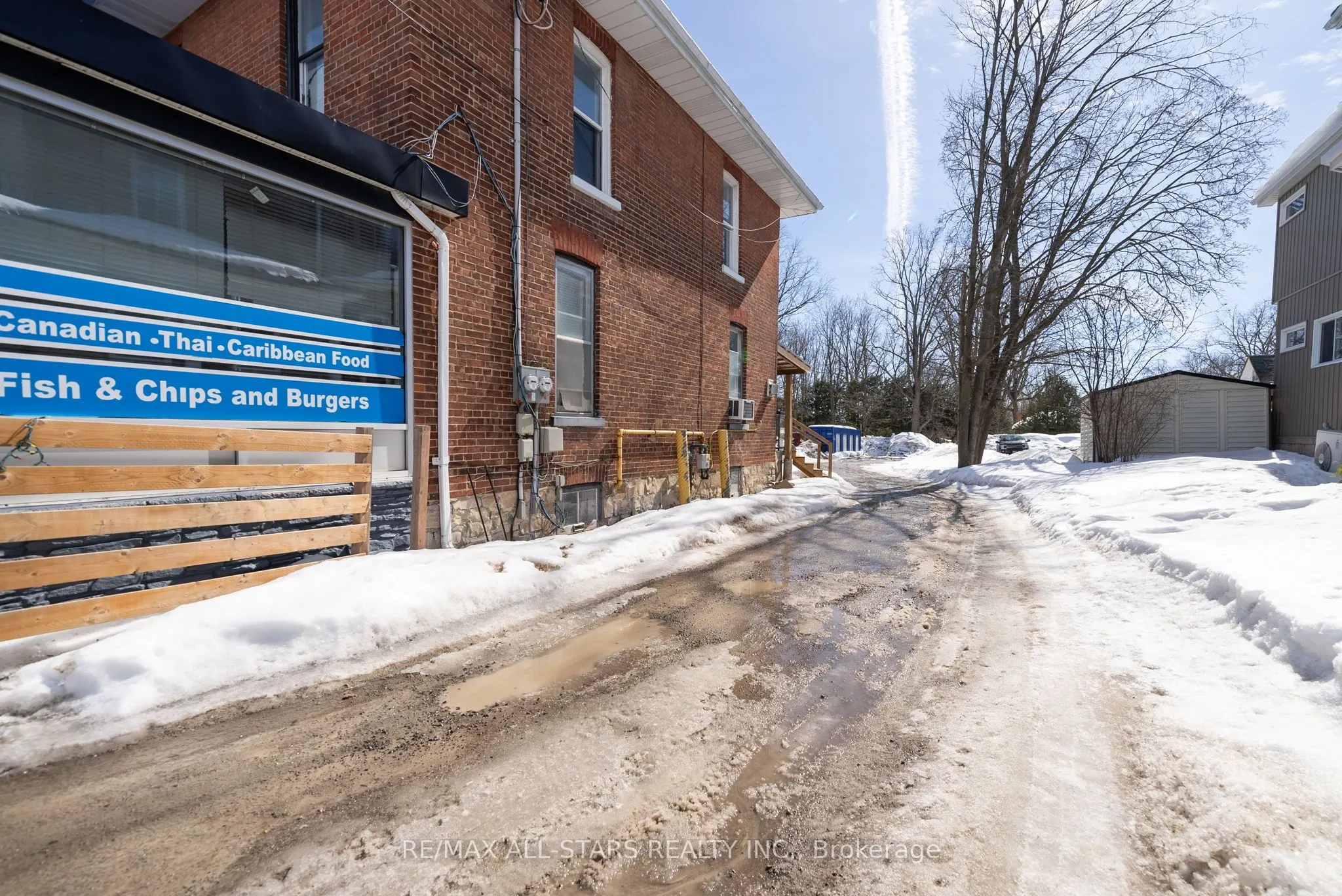 259 Kent Street W