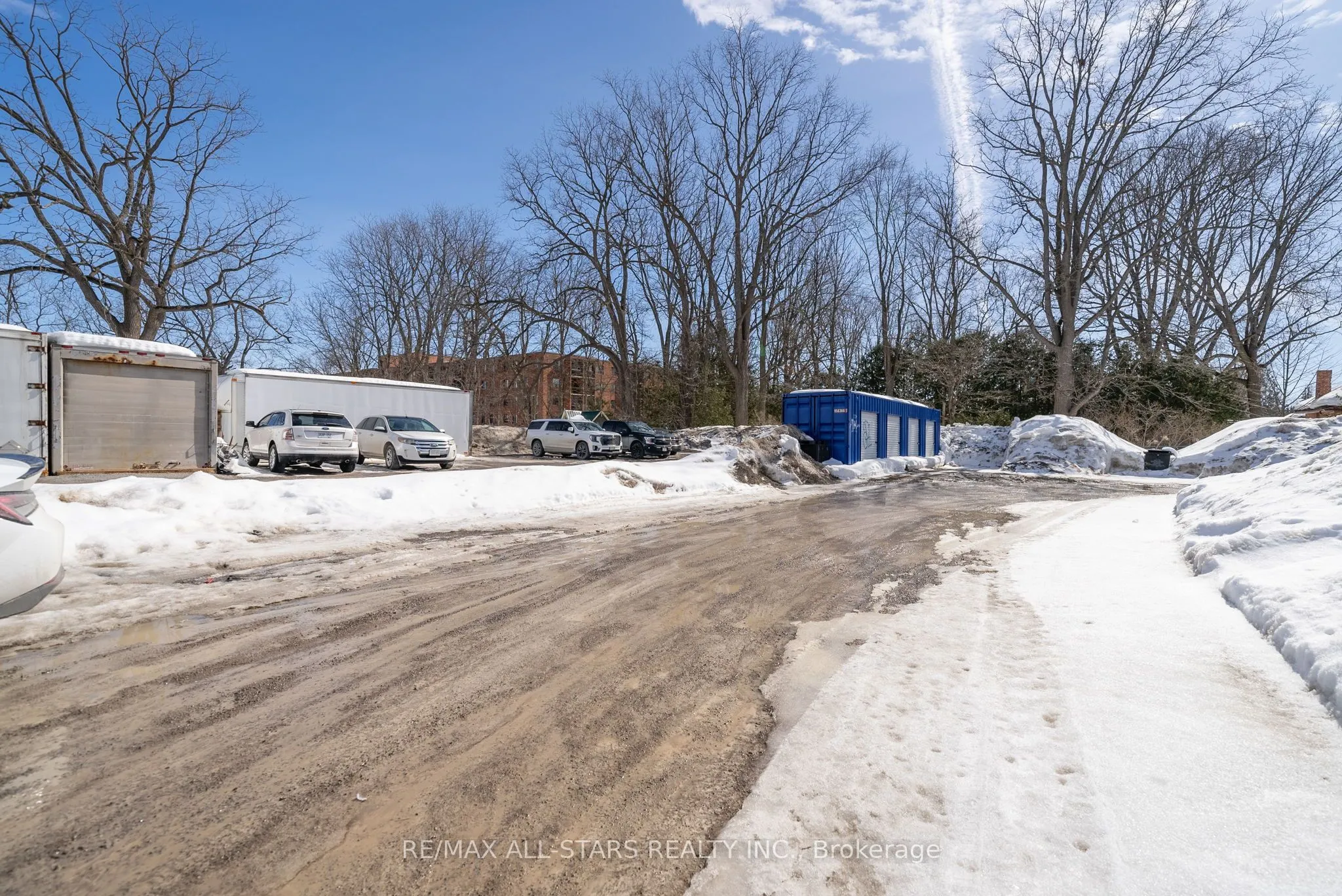 259 Kent Street W