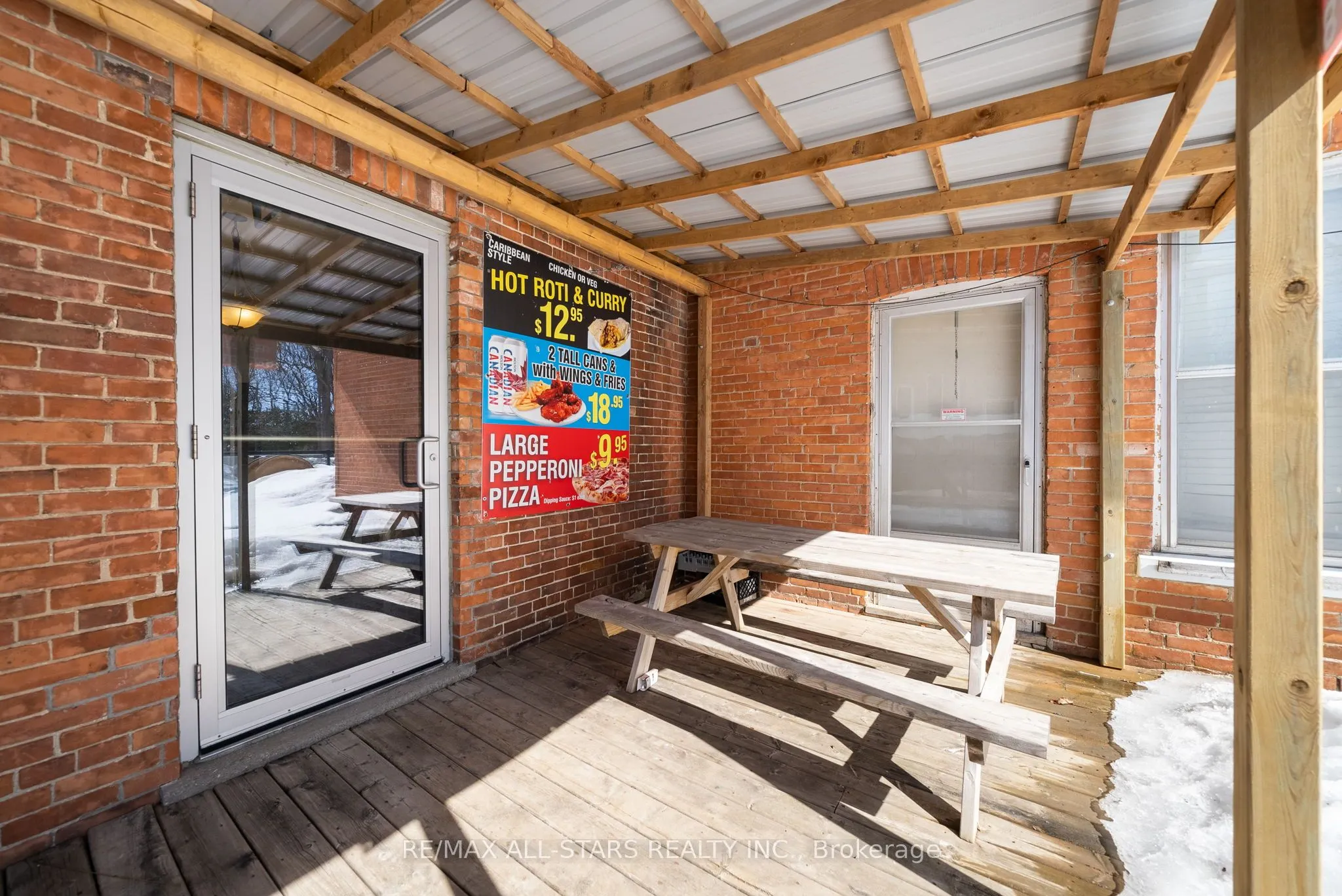 259 Kent Street W