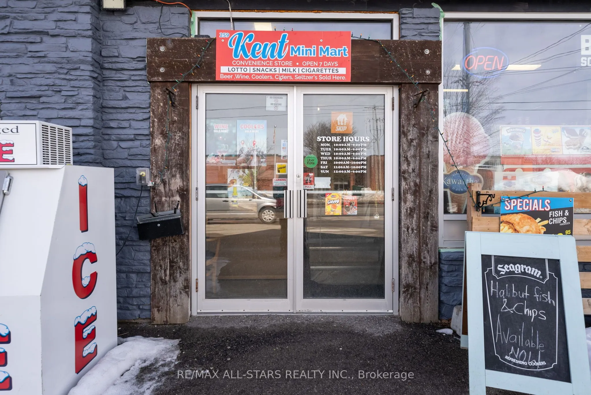 259 Kent Street W