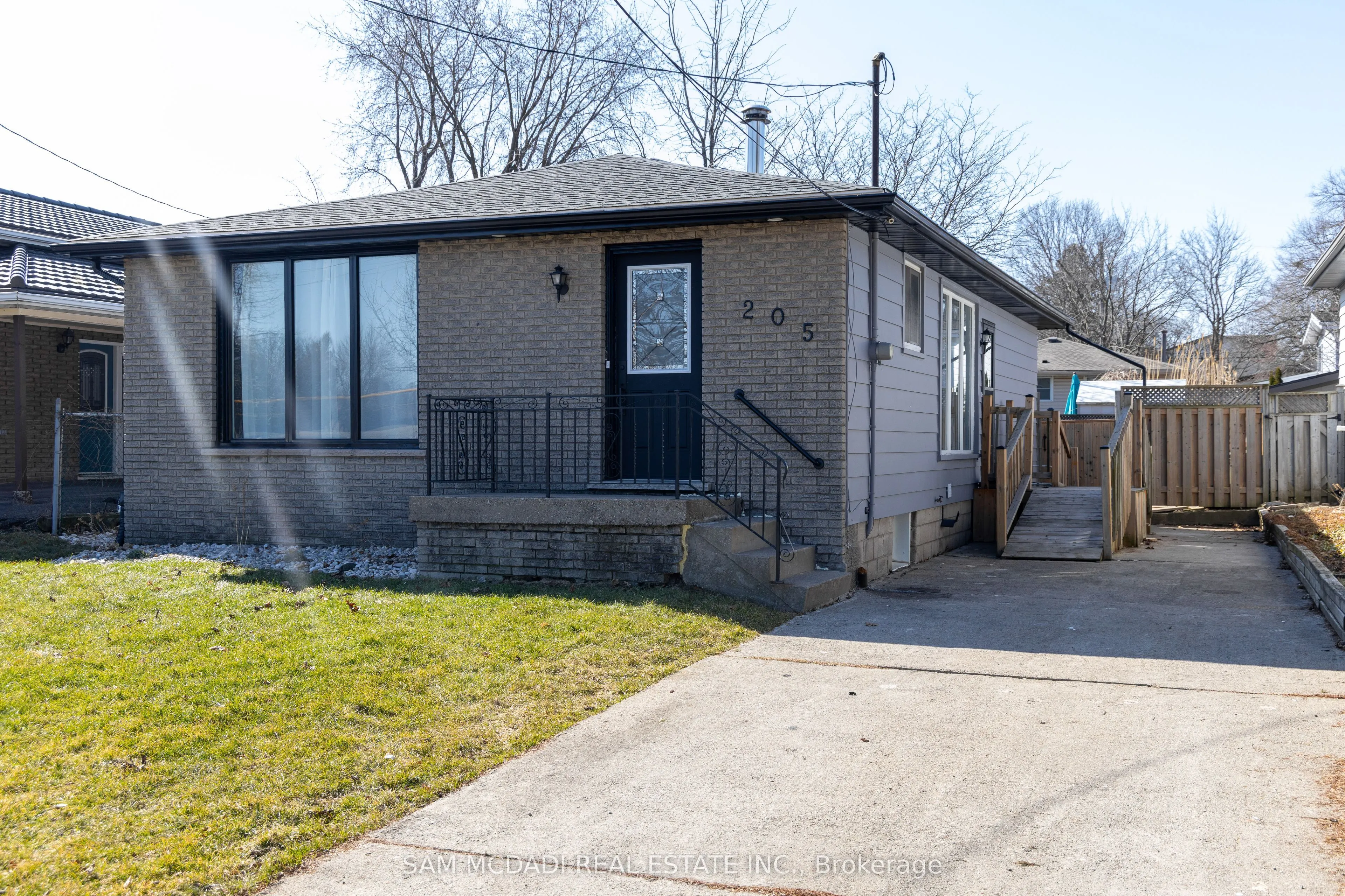 205 BONAVENTURE Drive