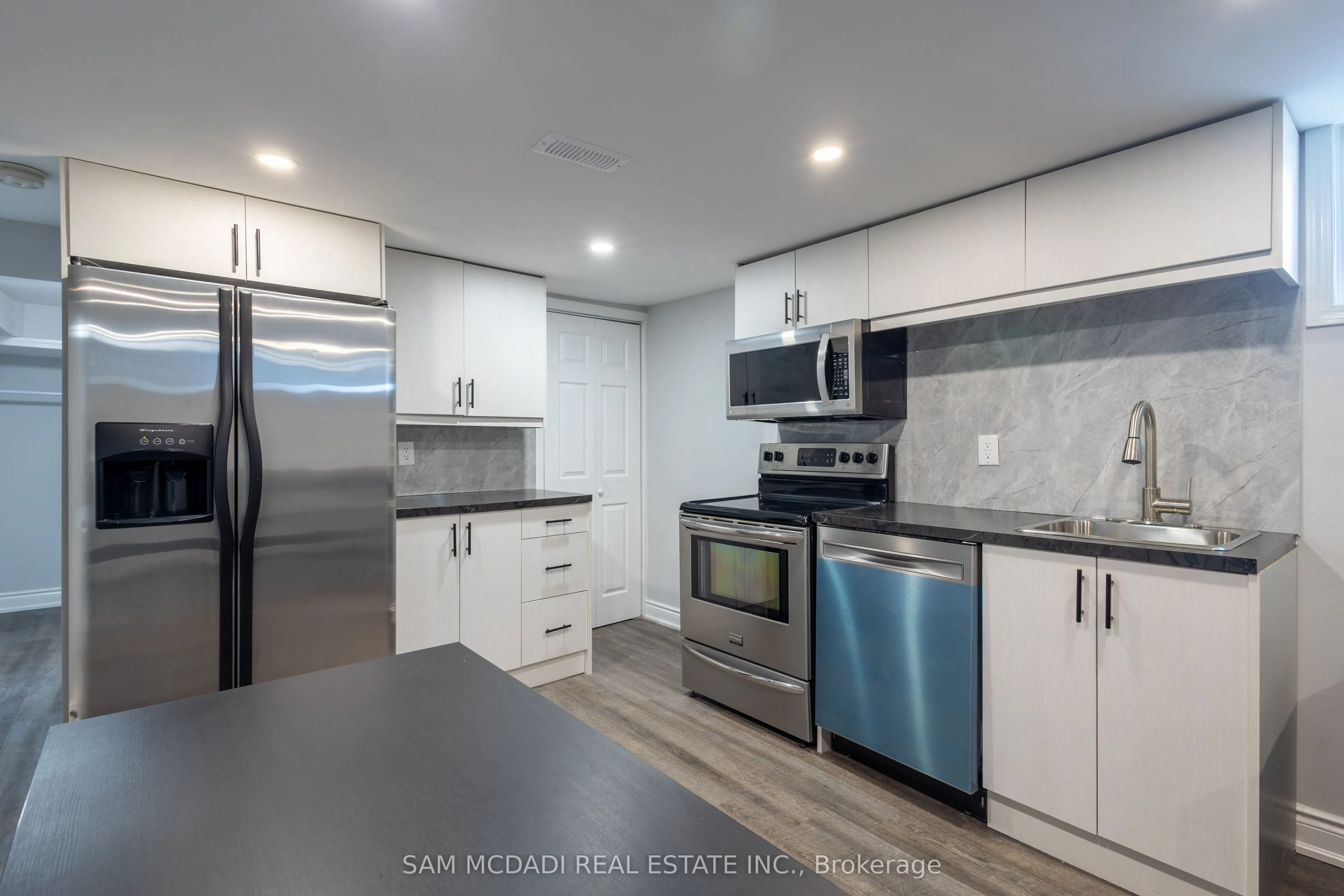 205 BONAVENTURE Drive