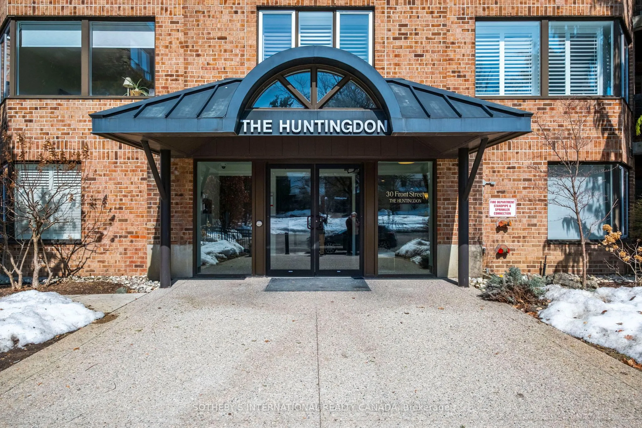 30 Front Street, #401