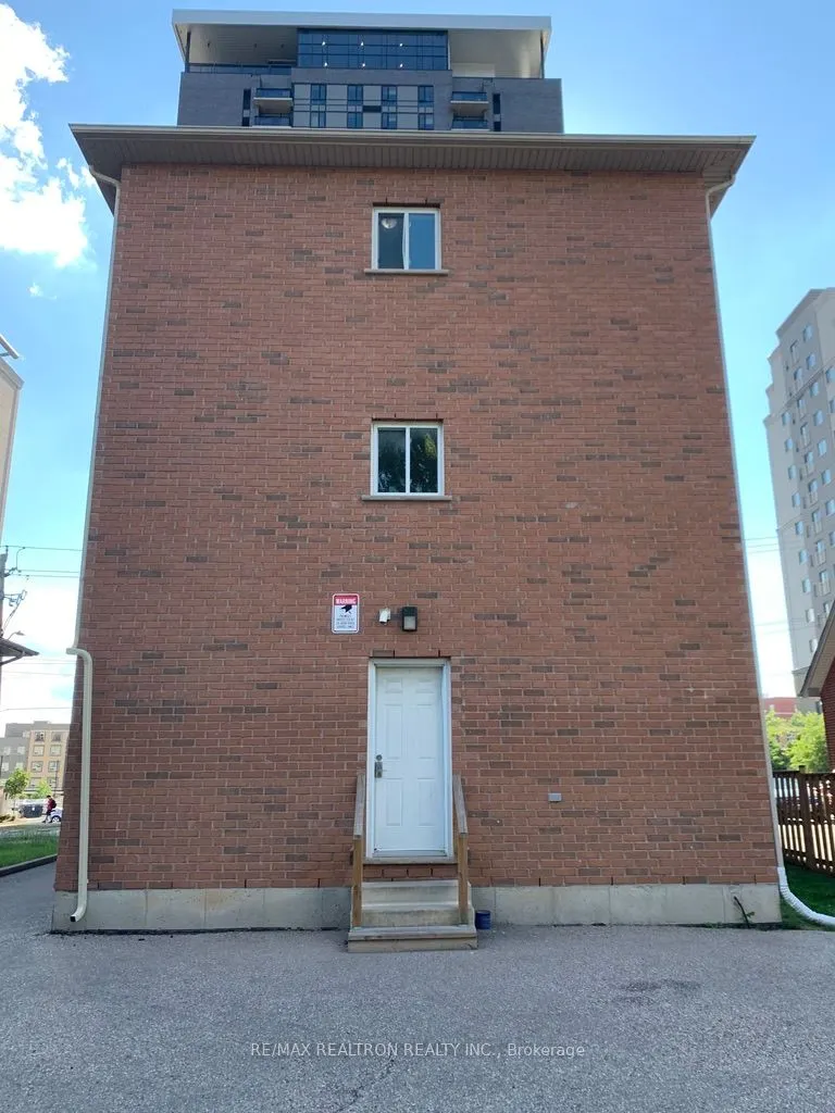 334 King Street N