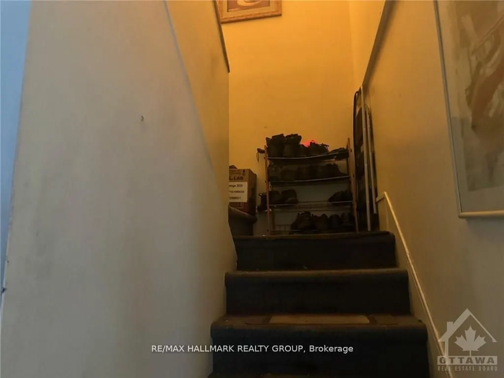 26 Wilson Street W
