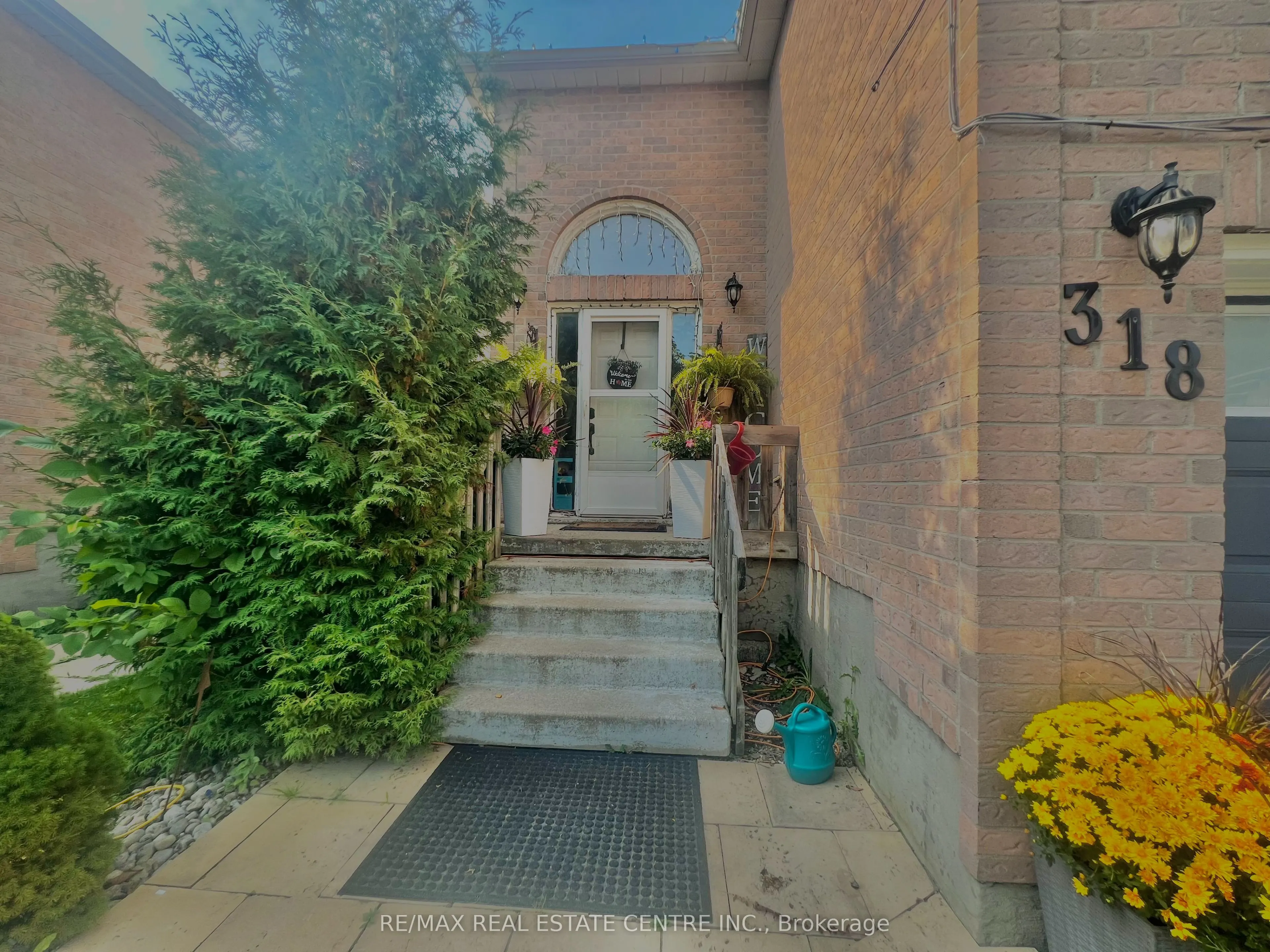 318 Shelburne Place