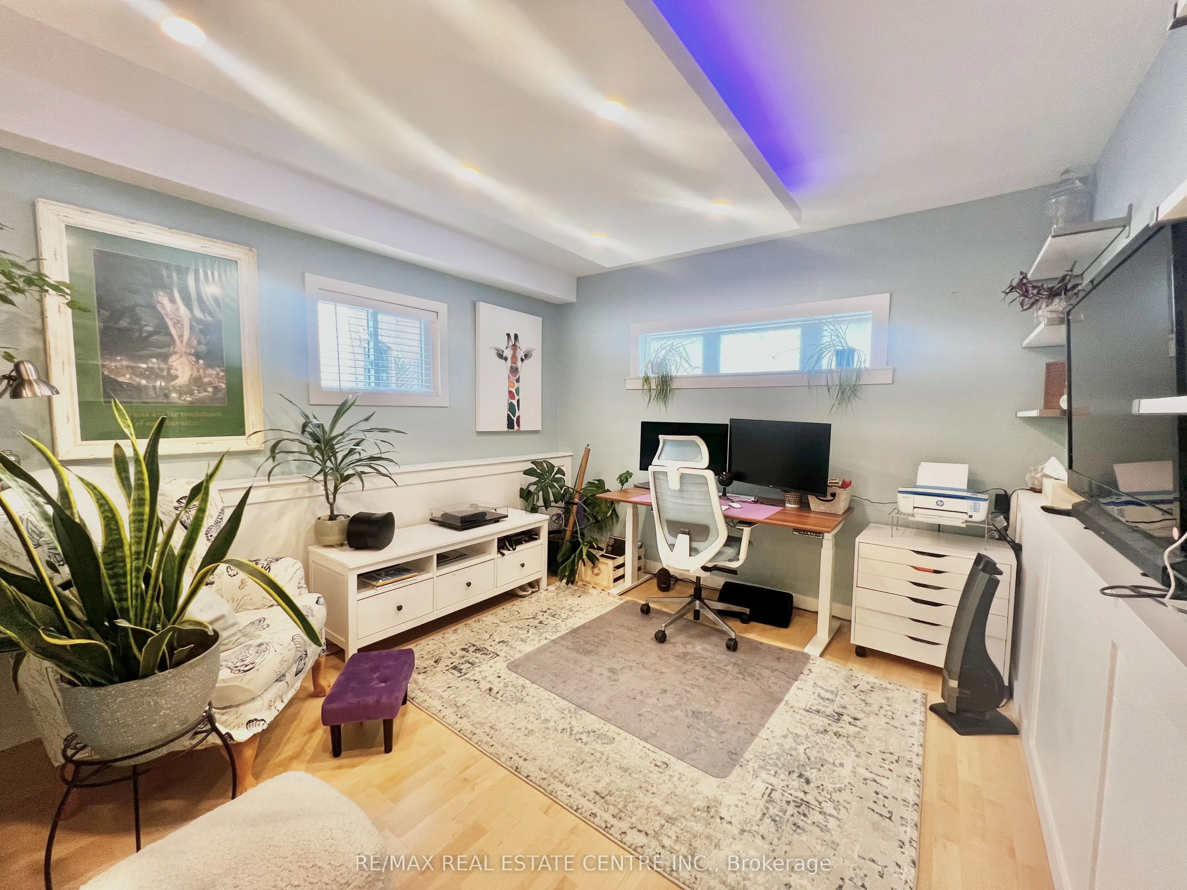 318 Shelburne Place