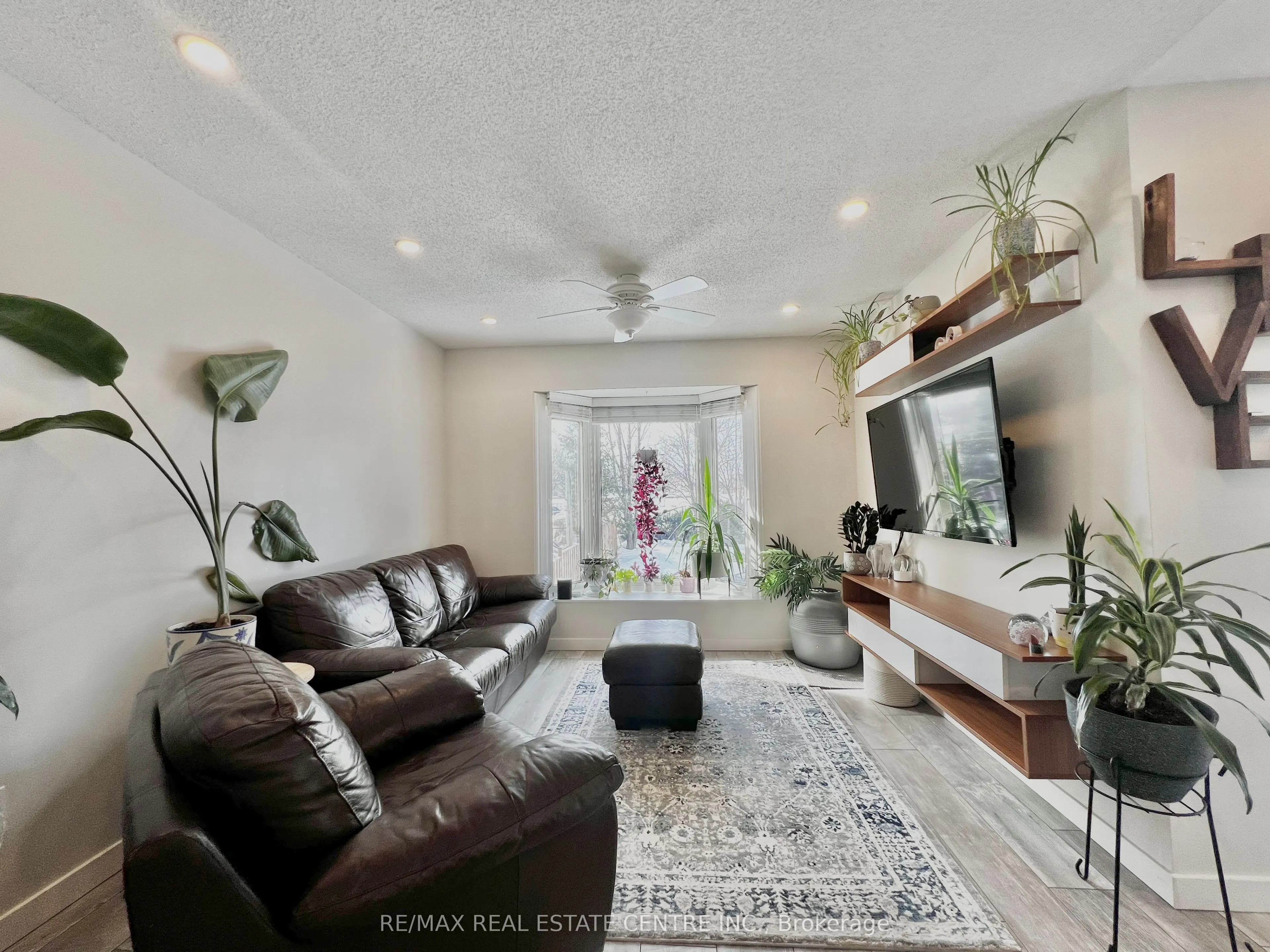 318 Shelburne Place