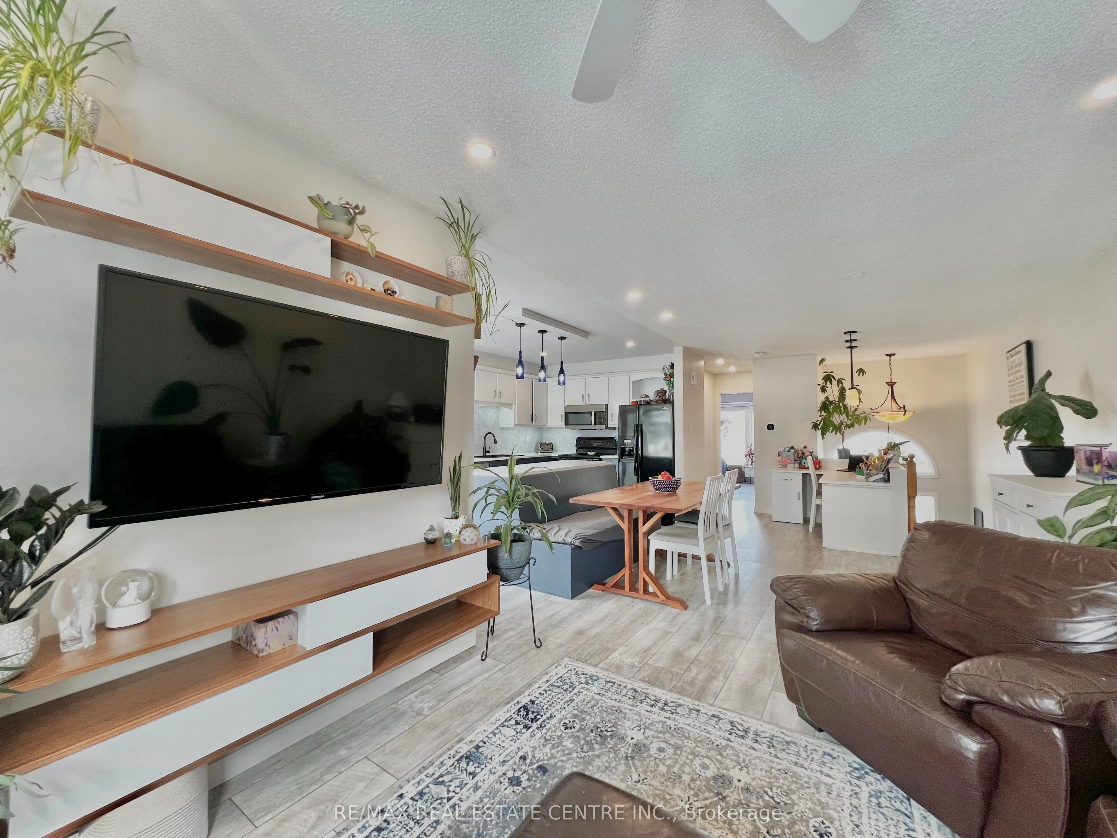 318 Shelburne Place