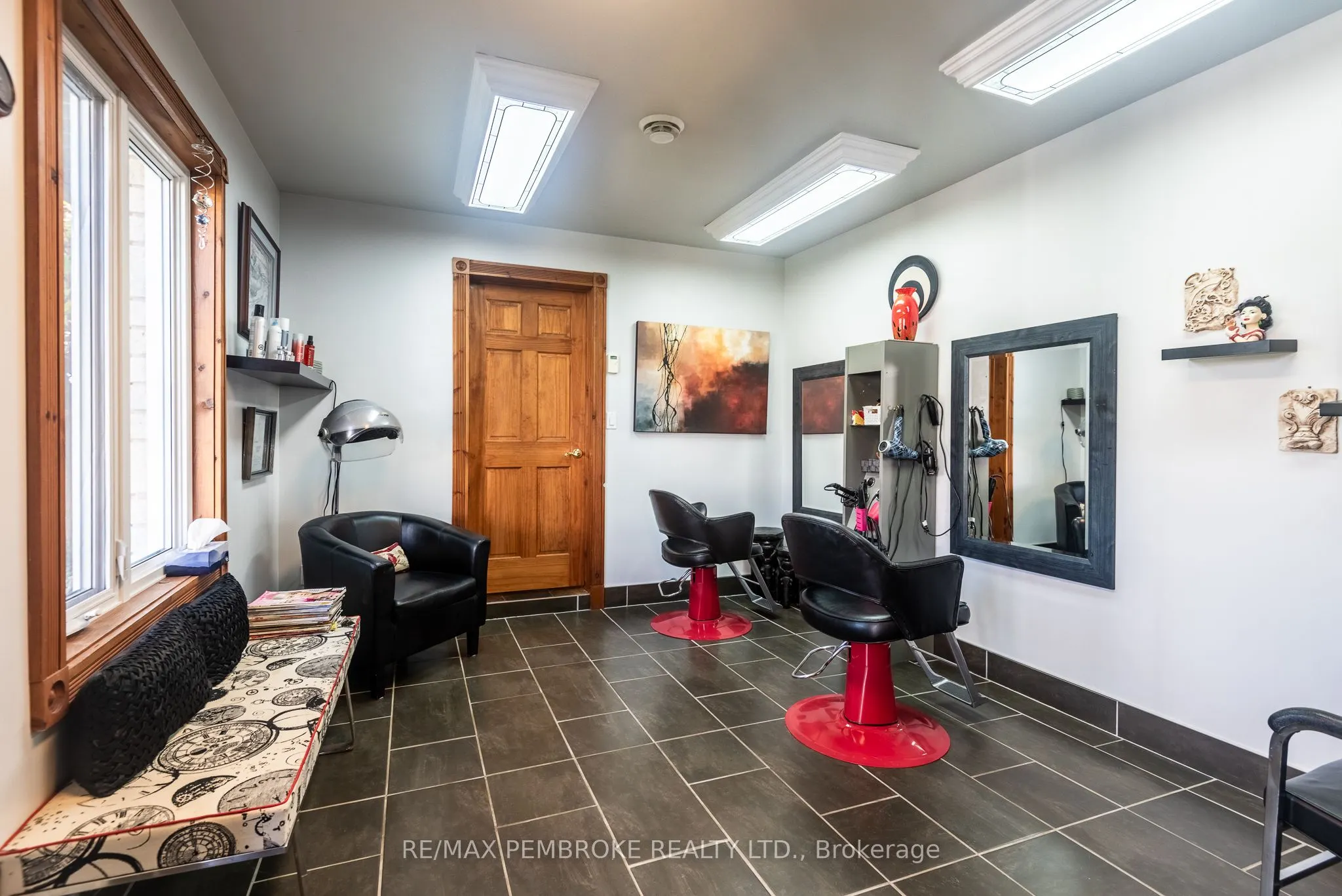 11 FAIRWAY Drive