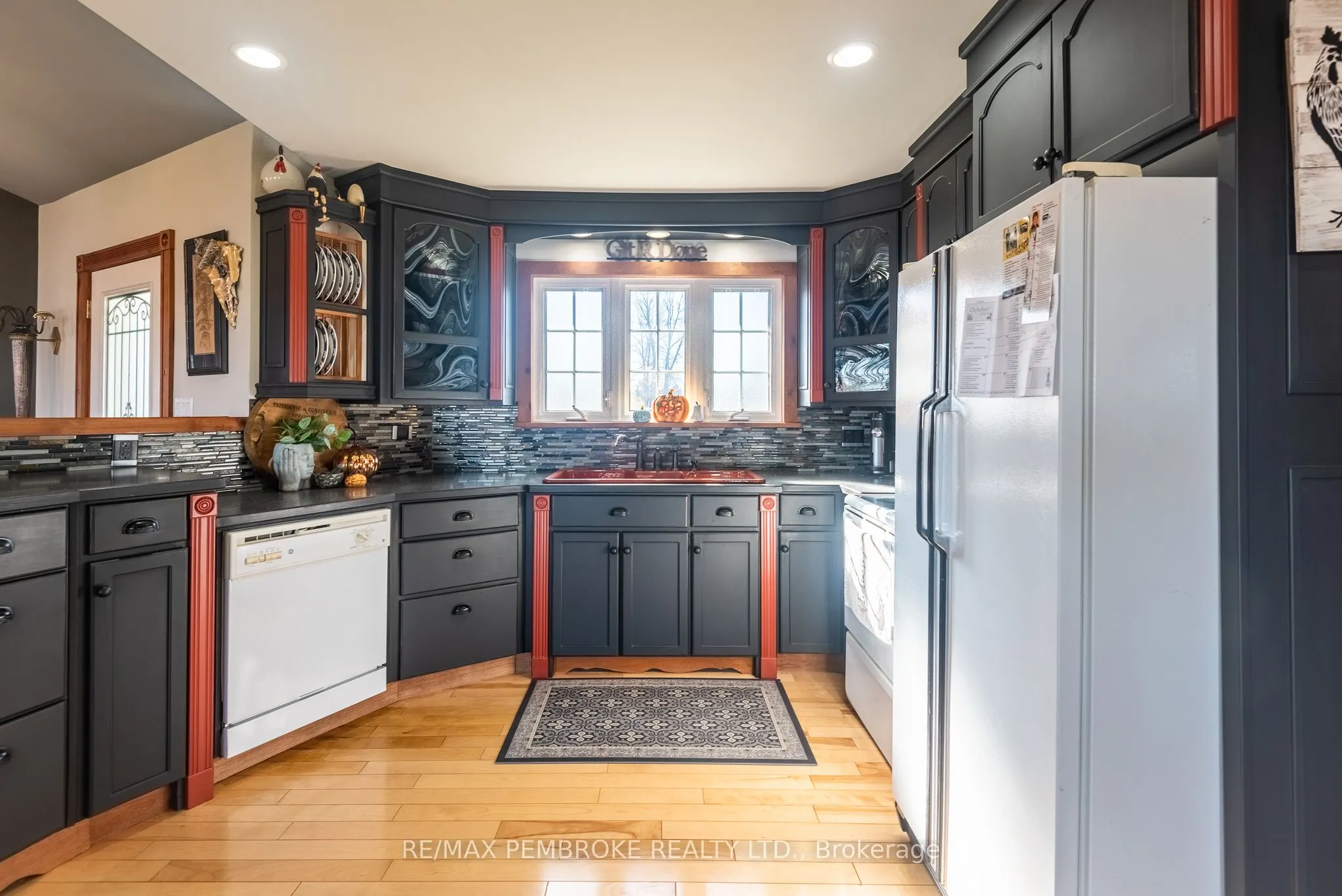 11 FAIRWAY Drive