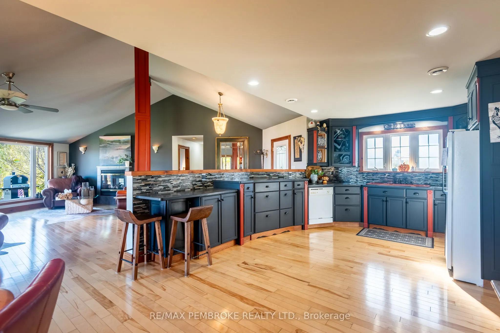 11 FAIRWAY Drive