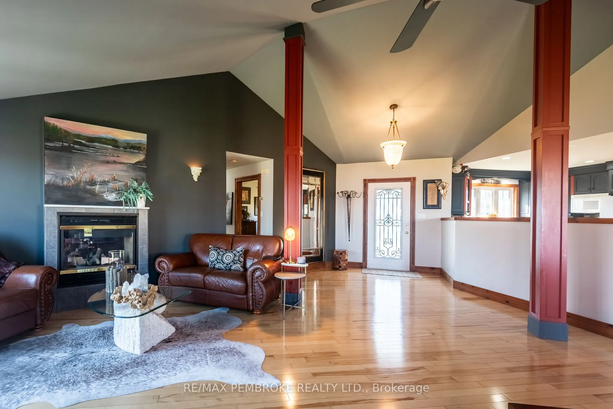 11 FAIRWAY Drive