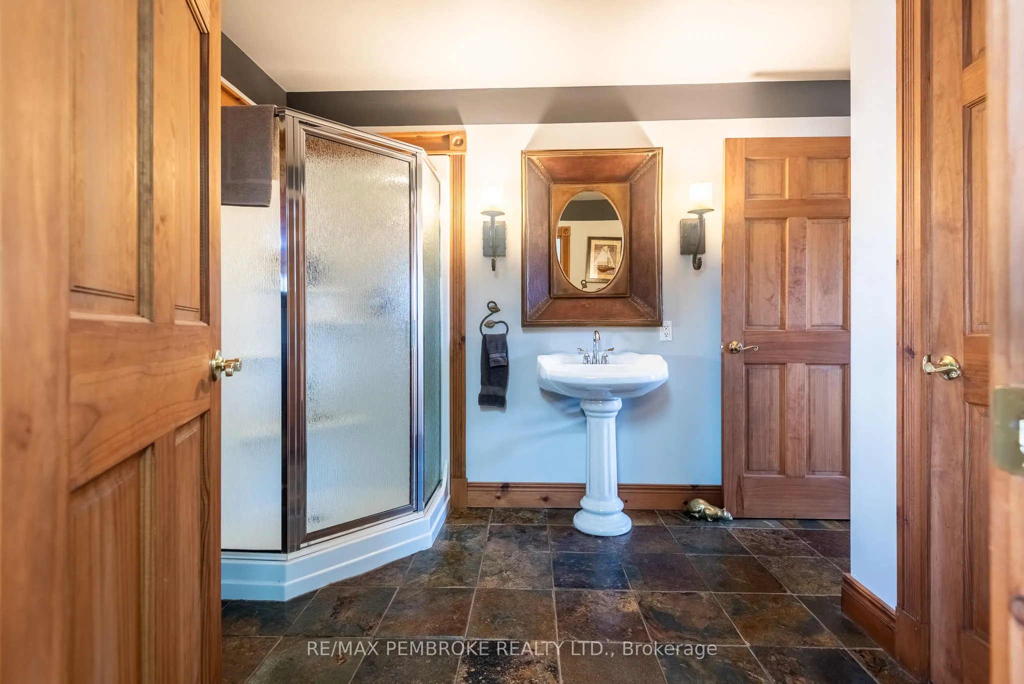 11 FAIRWAY Drive