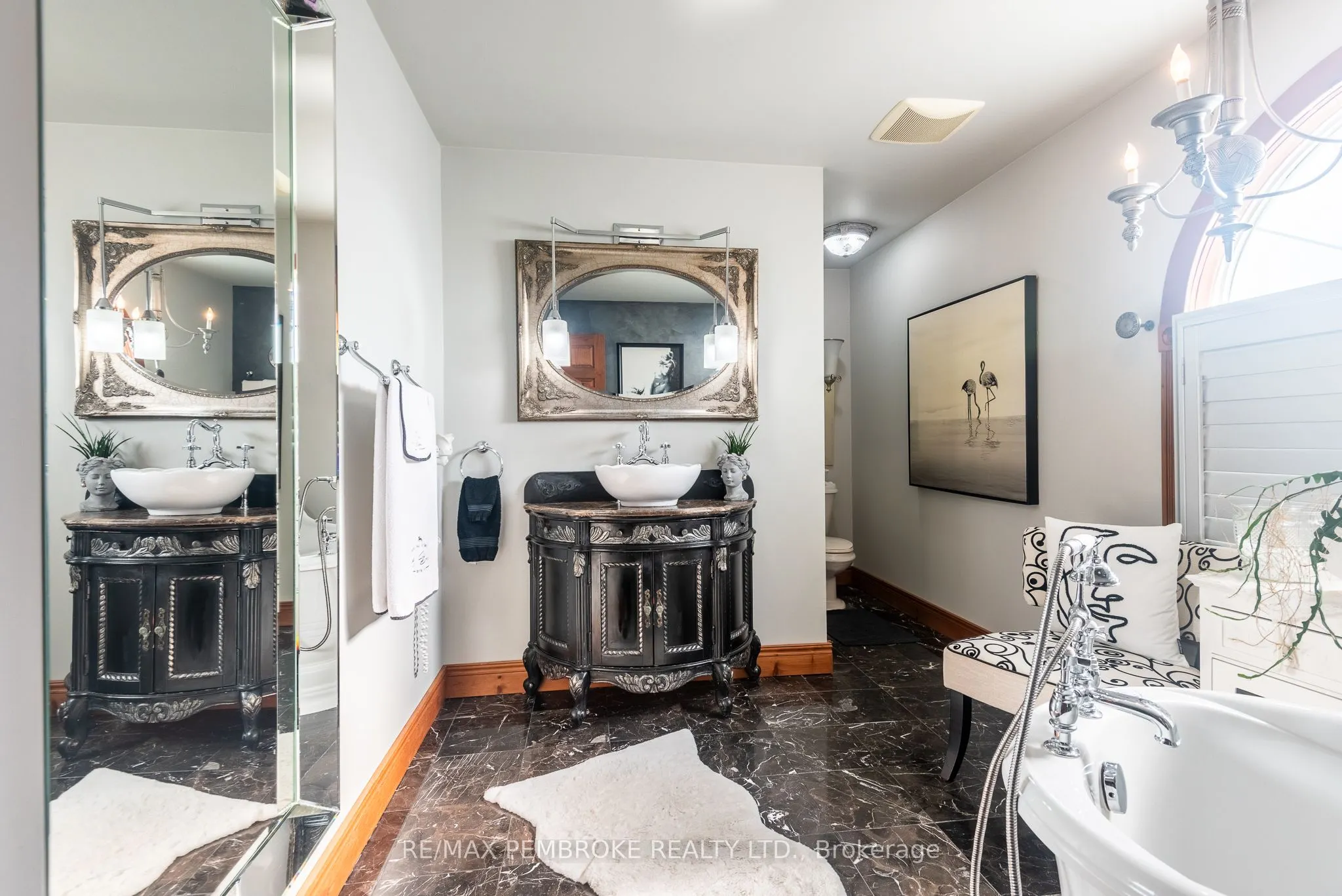 11 FAIRWAY Drive