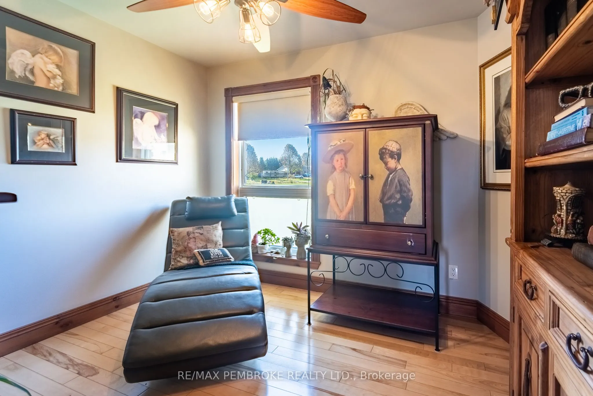 11 FAIRWAY Drive