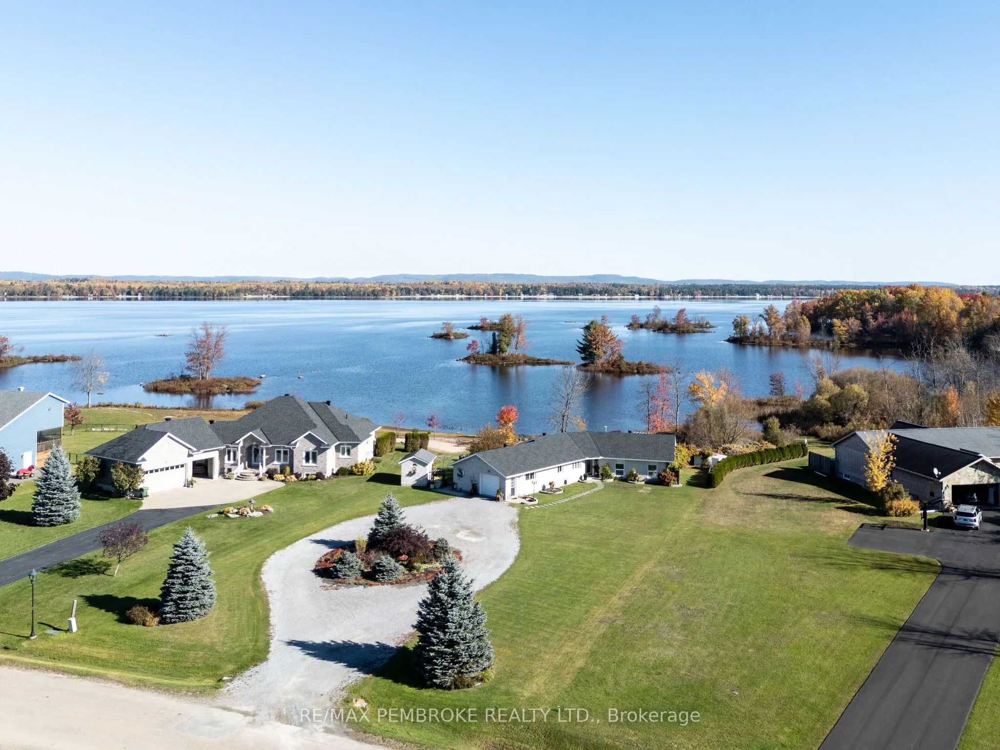 11 FAIRWAY Drive