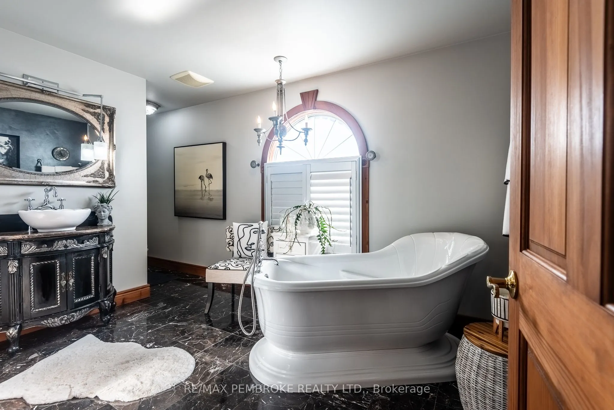 11 FAIRWAY Drive
