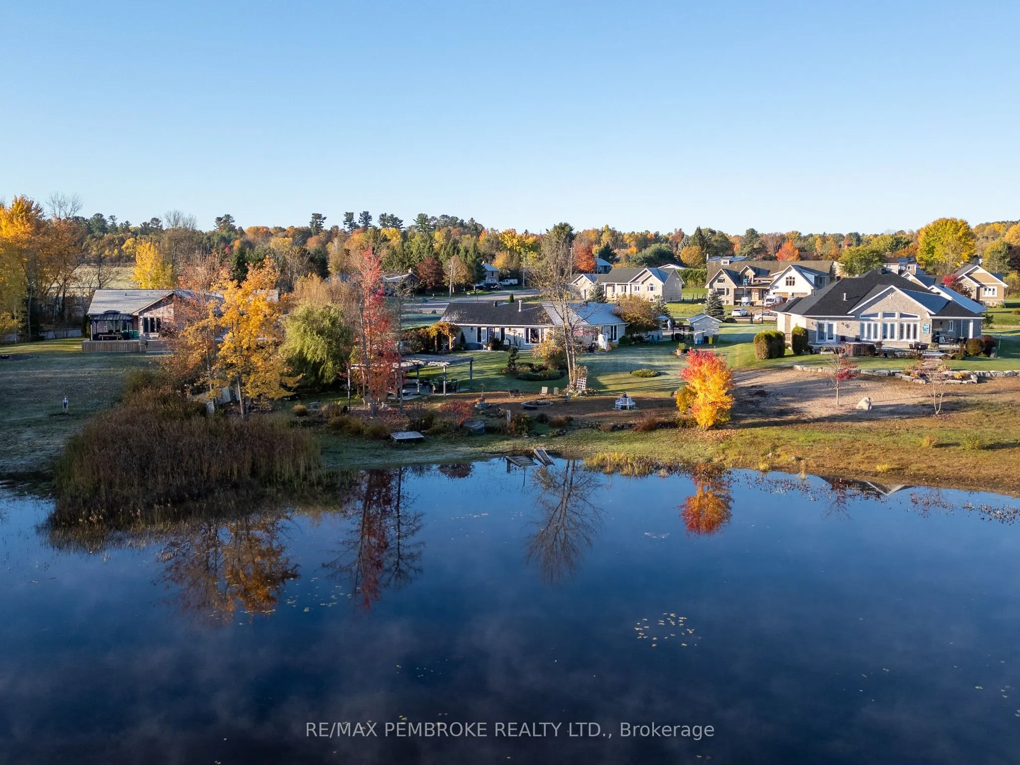 11 FAIRWAY Drive