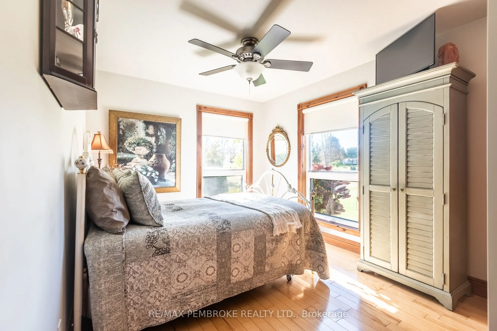 11 FAIRWAY Drive