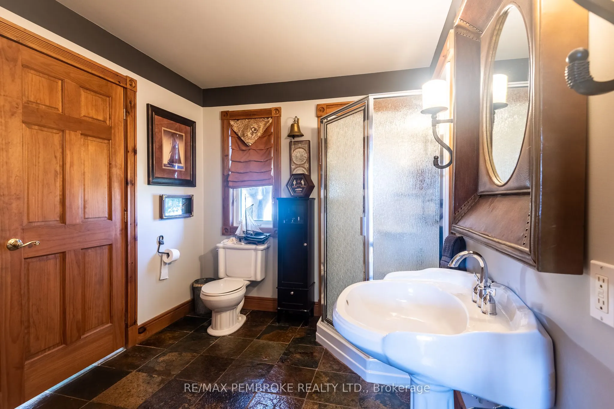 11 FAIRWAY Drive