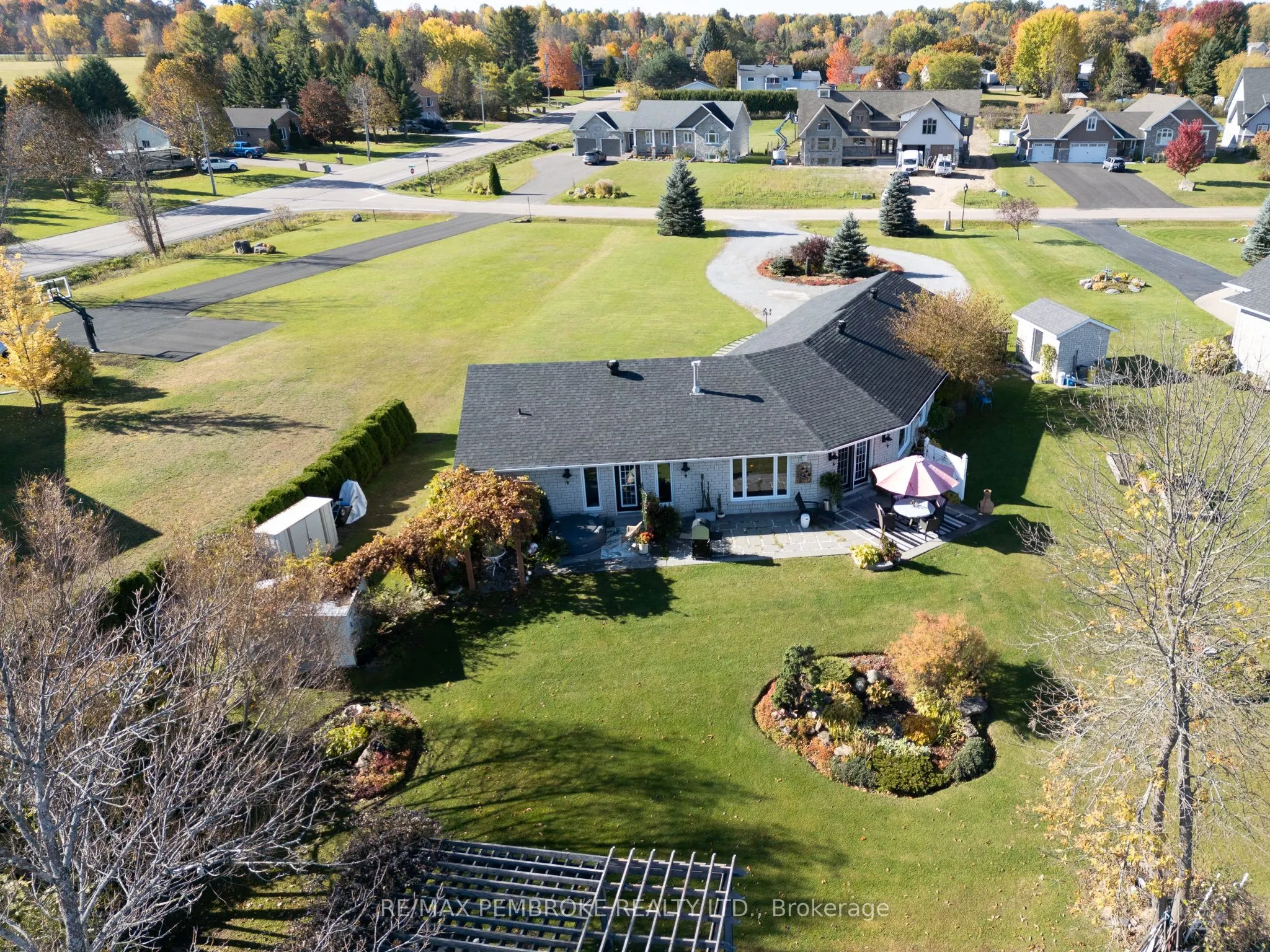 11 FAIRWAY Drive