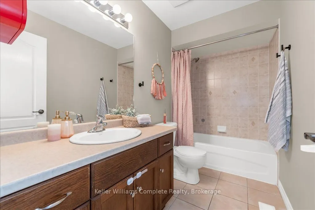 6 Liddycoat Lane, #2