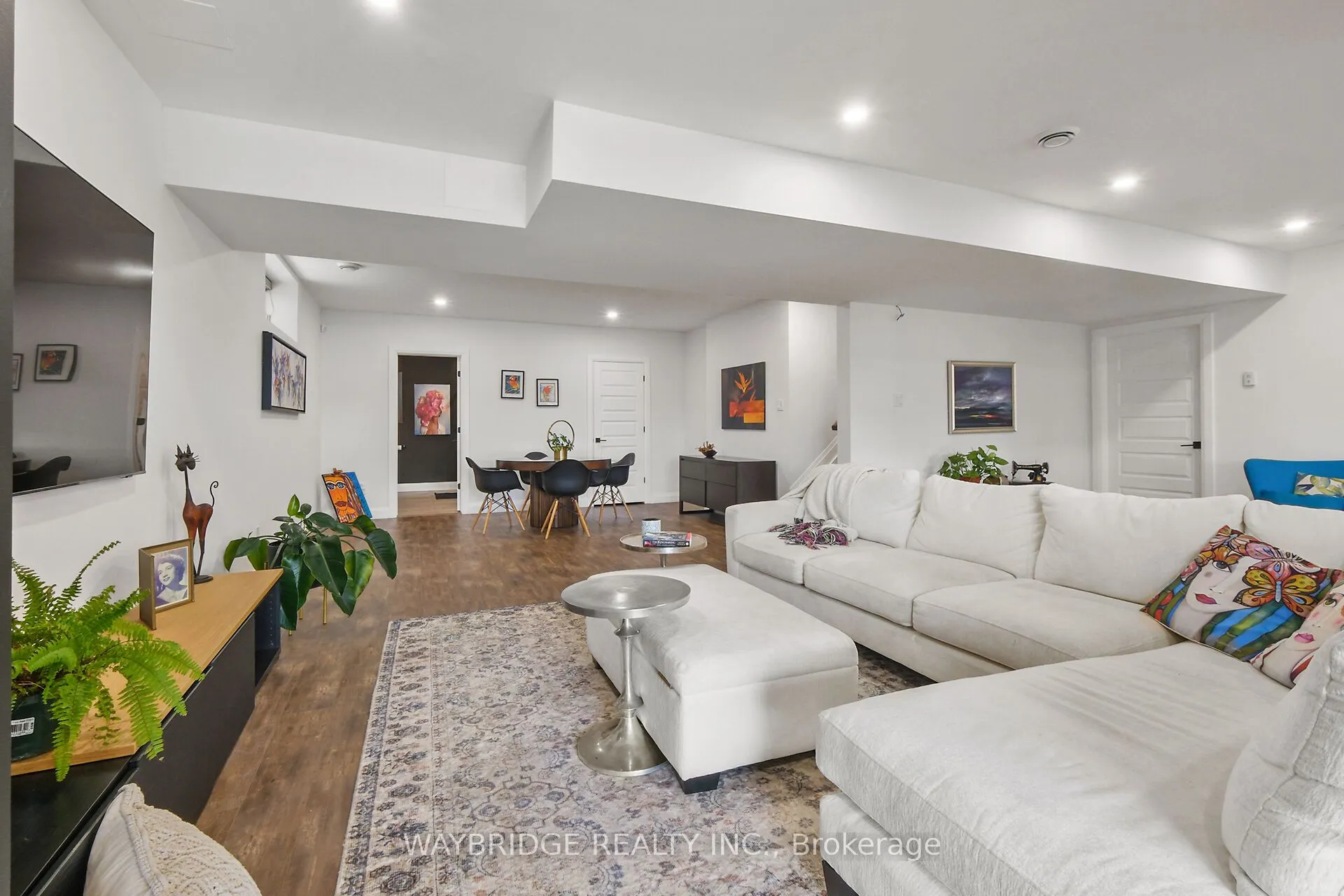 1069 Diamond Street