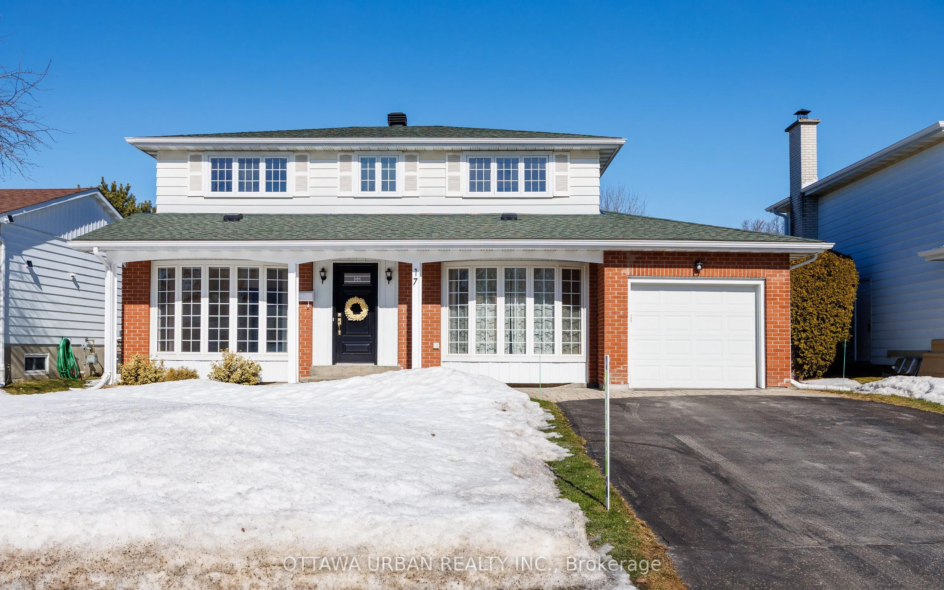 17 Woodview Crescent