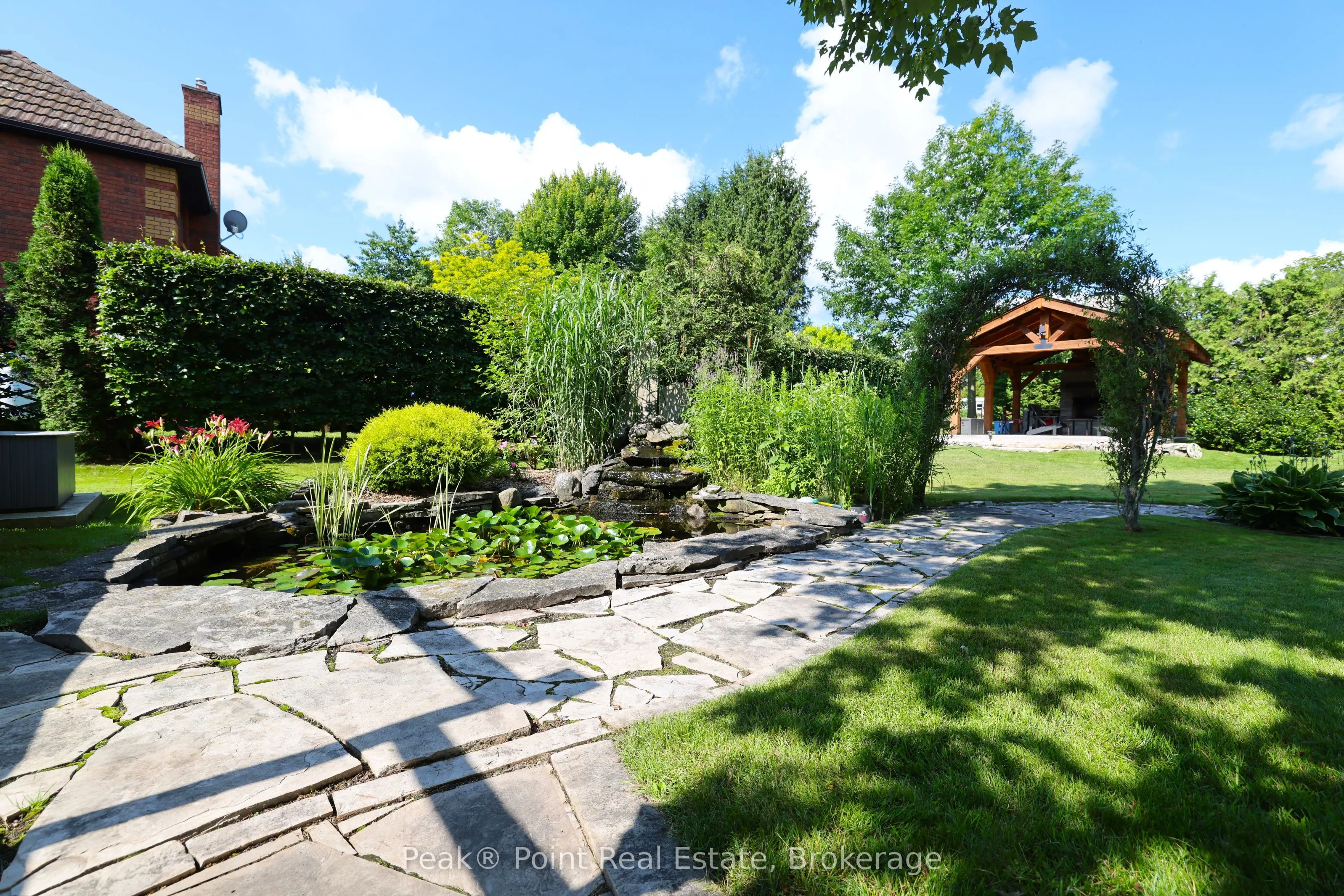 339566 PRESQU'ILE Road