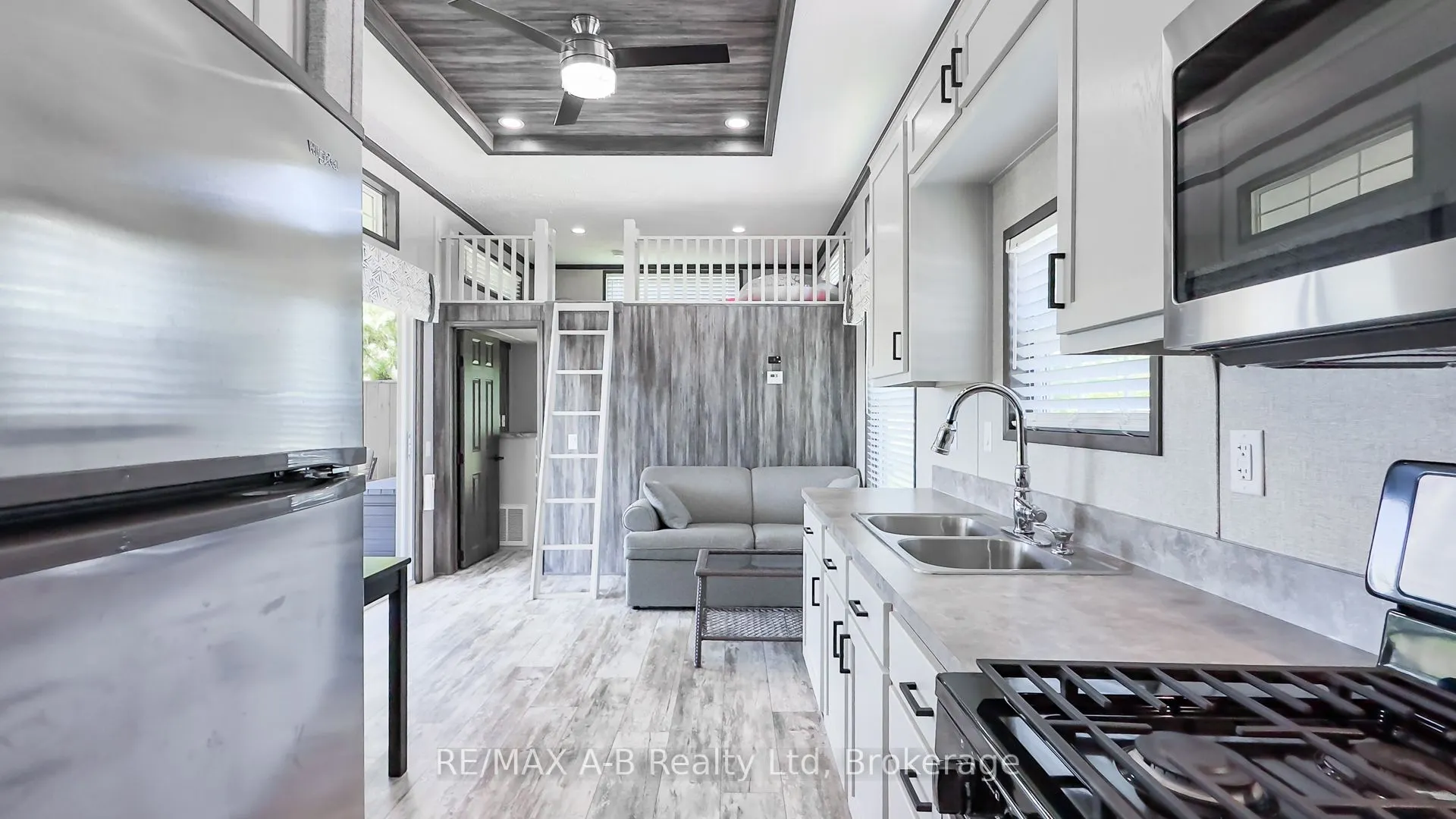 923590 ROAD 92 Street, #652