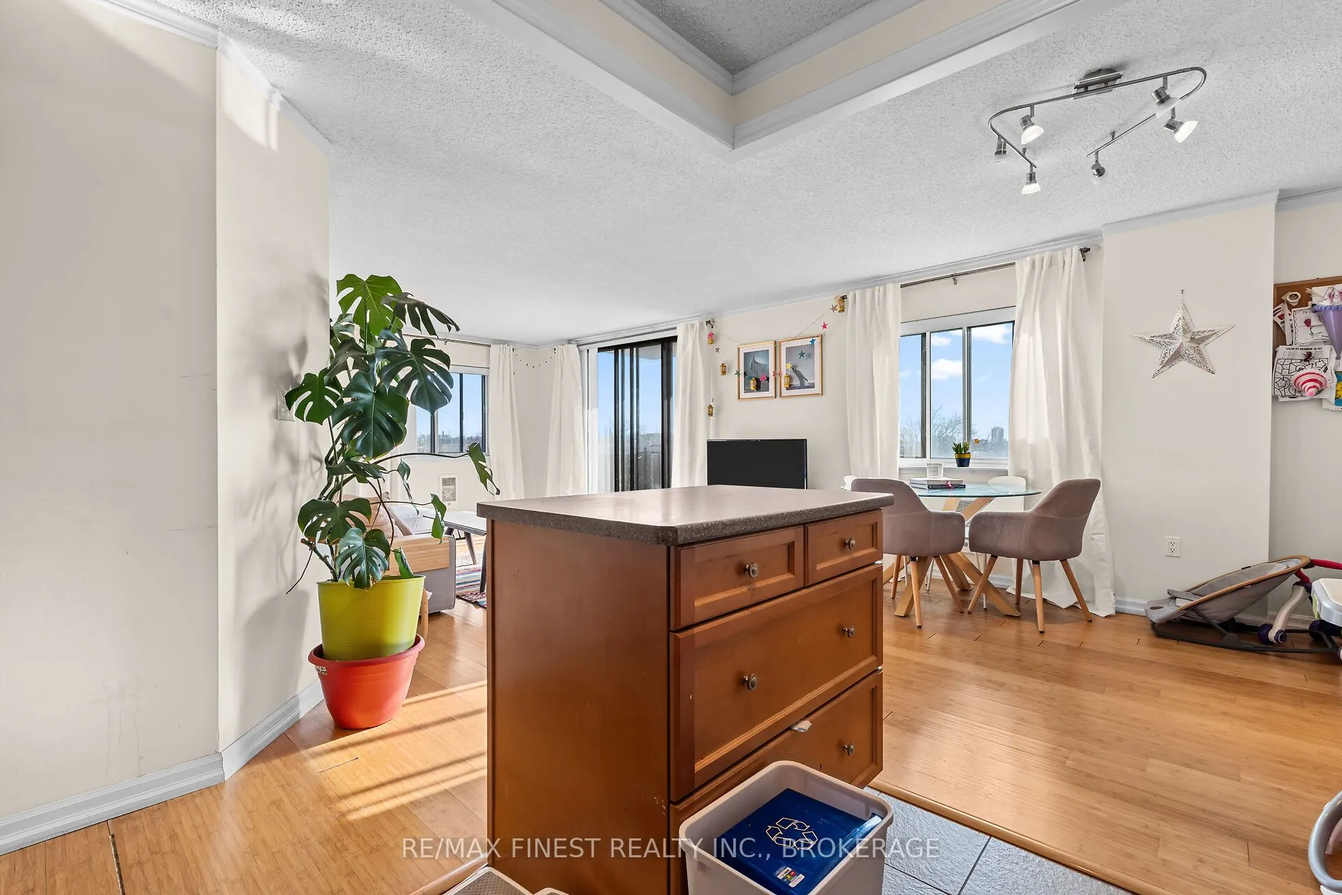 120 Barrett Court, #609