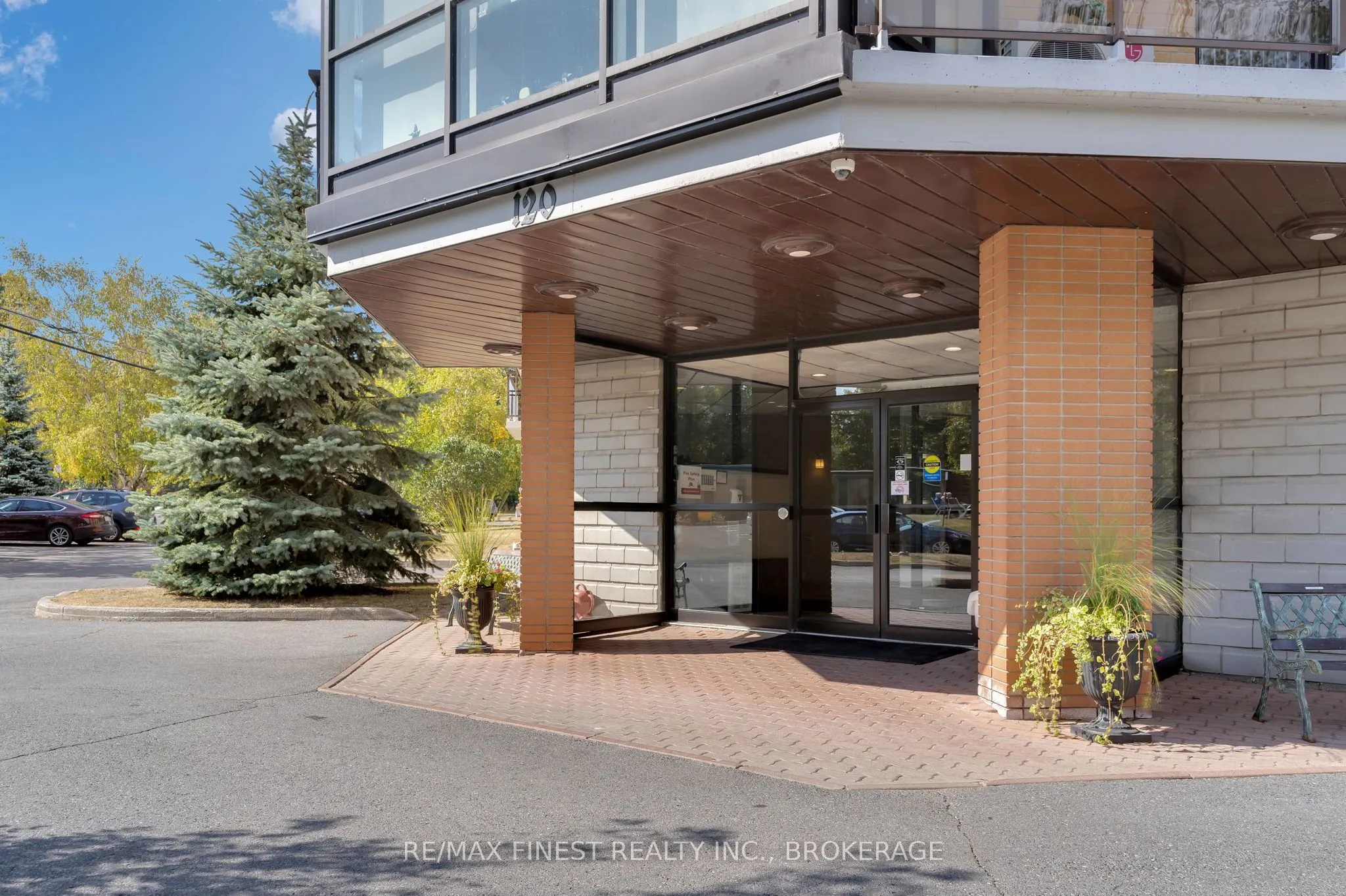 120 Barrett Court, #609