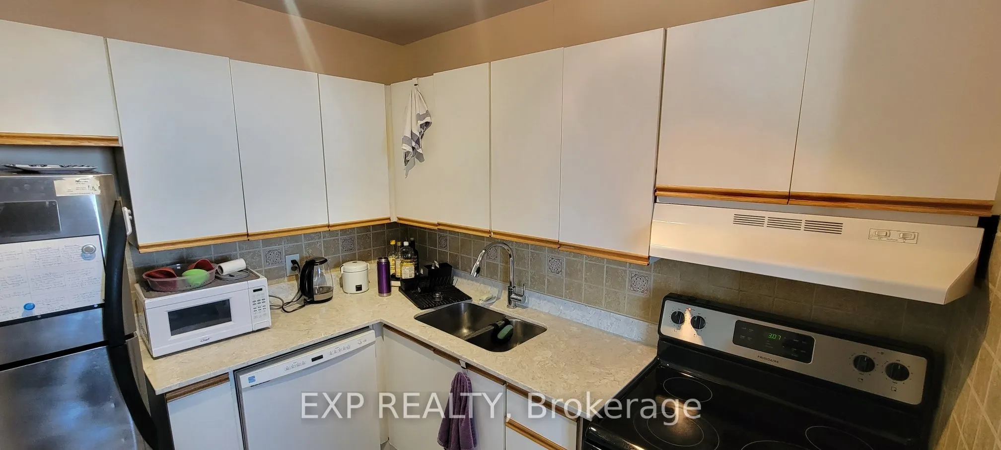 2000 Jasmine Crescent, #1214