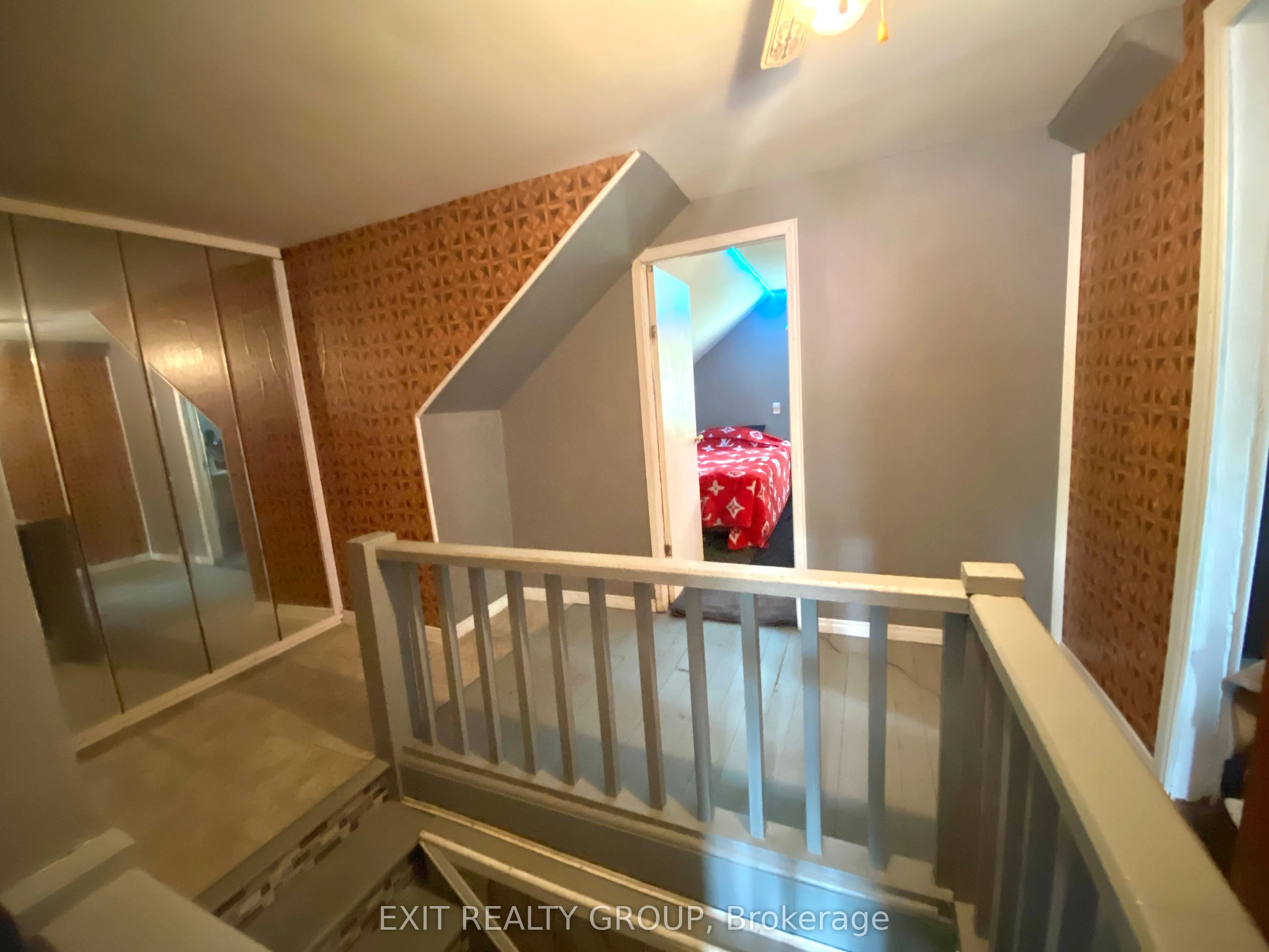 33 Glastonbury Road