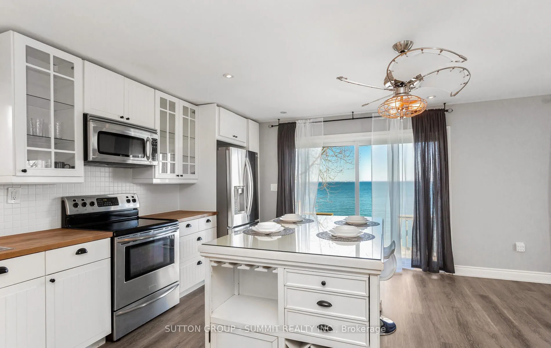 18 1/2 Lakeshore Drive