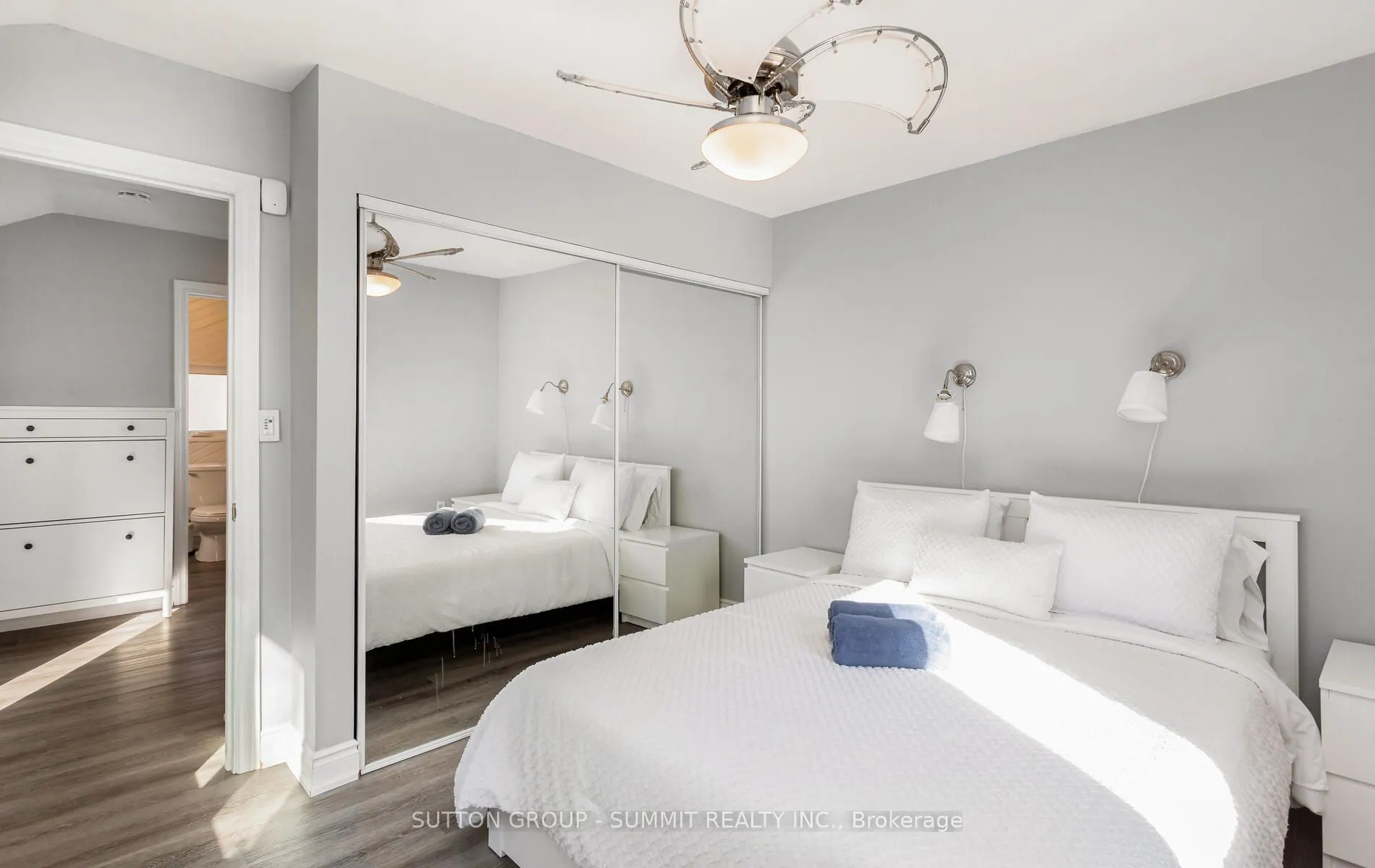 18 1/2 Lakeshore Drive