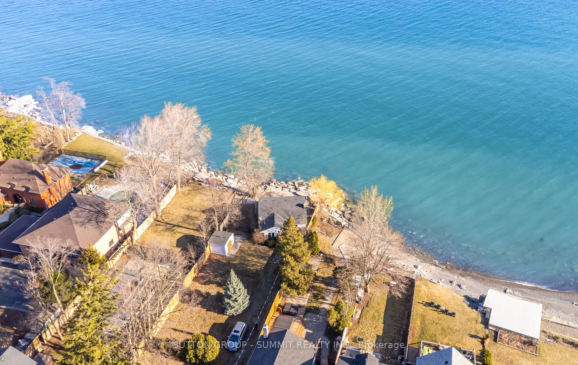 18 1/2 Lakeshore Drive
